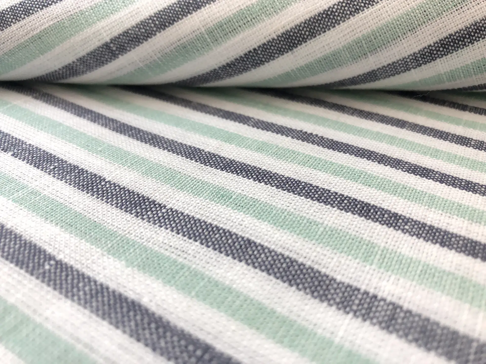 Sanforized Linen Stripe in Mint