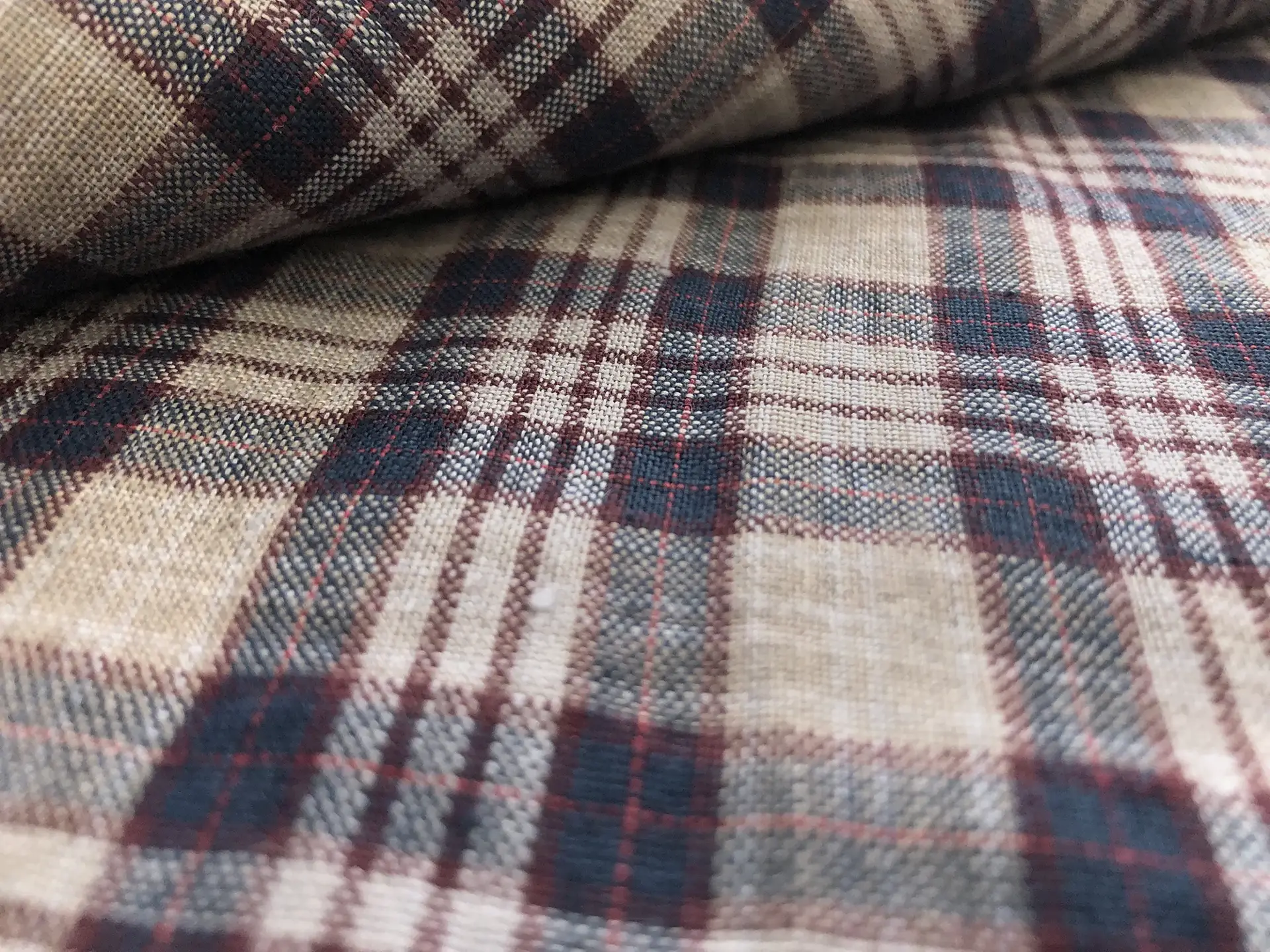 Washed Linen Plaid in Navy & Wine