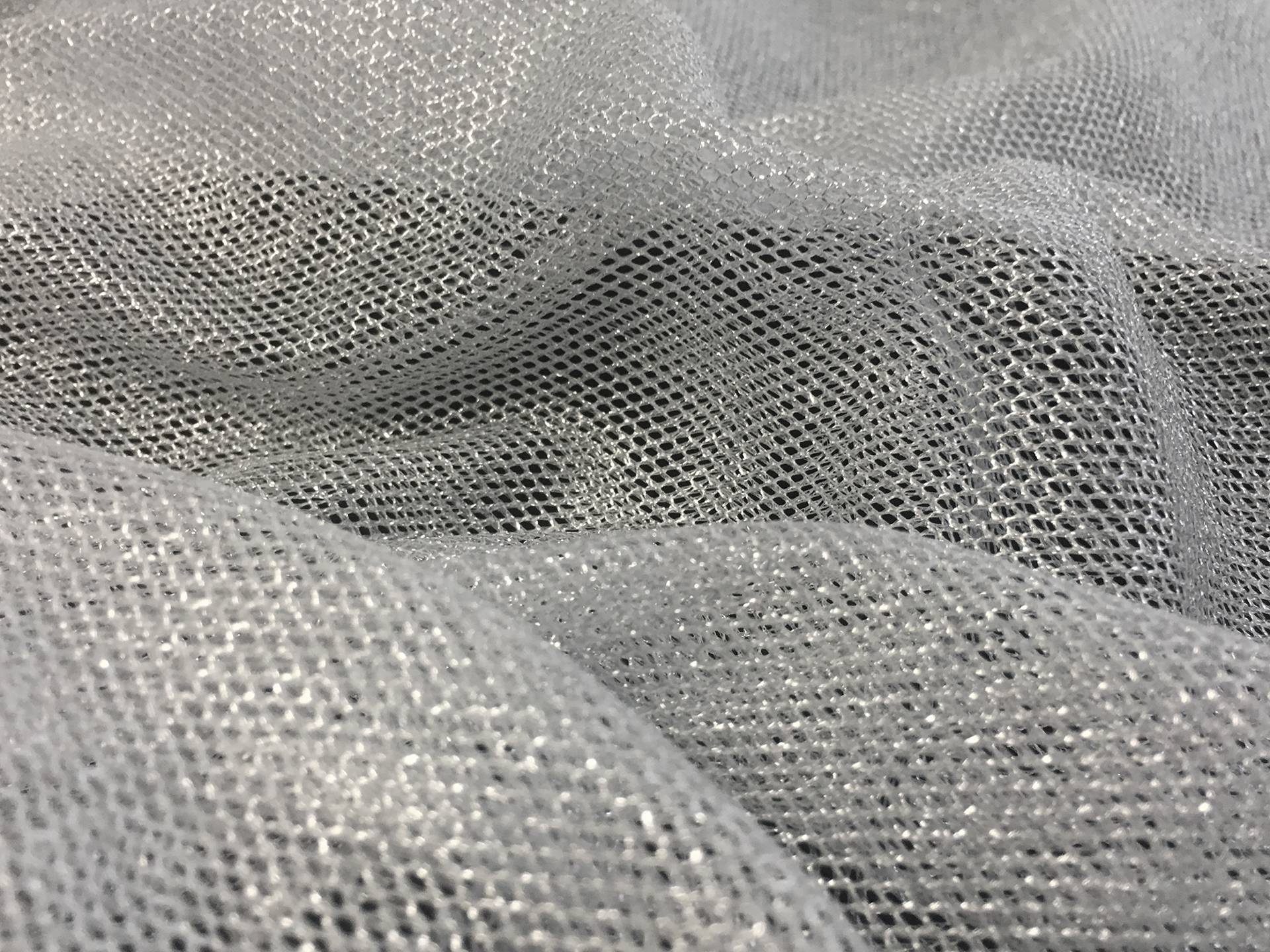 Metallic Illusion in Silver