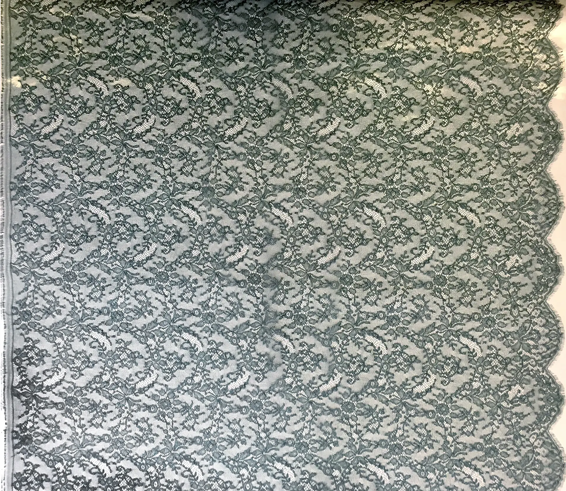 Chantilly Lace with floral Motifs in Hunter Green