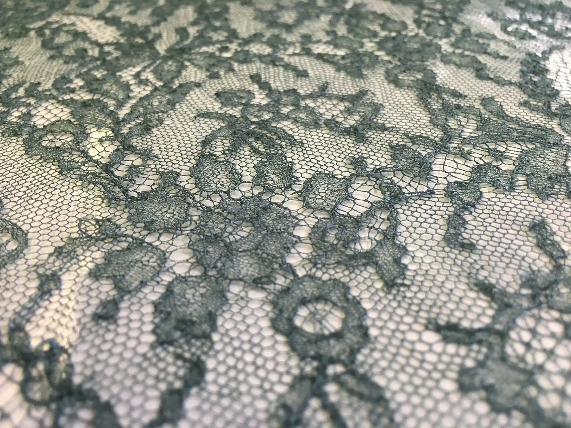 Chantilly Lace with floral Motifs in Hunter Green
