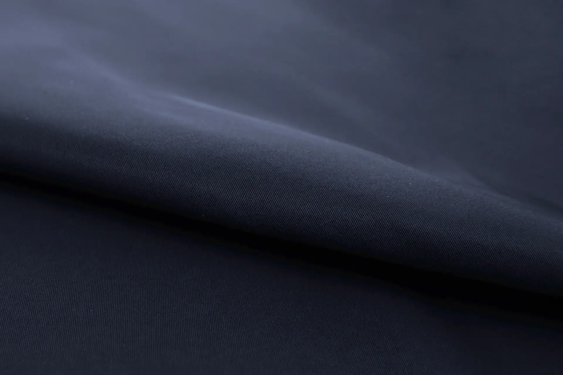 Silk Gros de Londres with a Bounce Finish in Midnight Navy