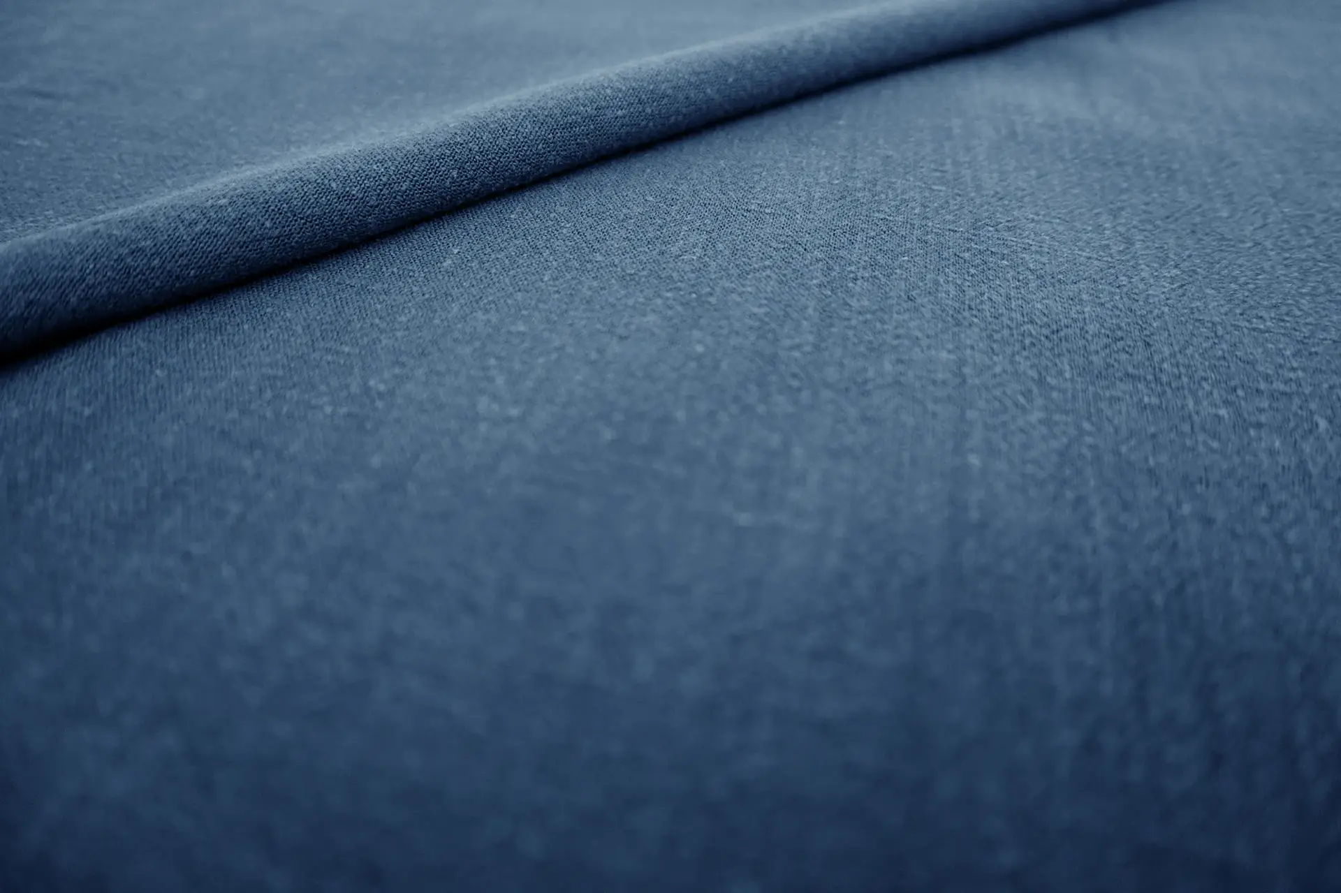 Sustainable Viscose Linen Blend Noil in Dark Teal