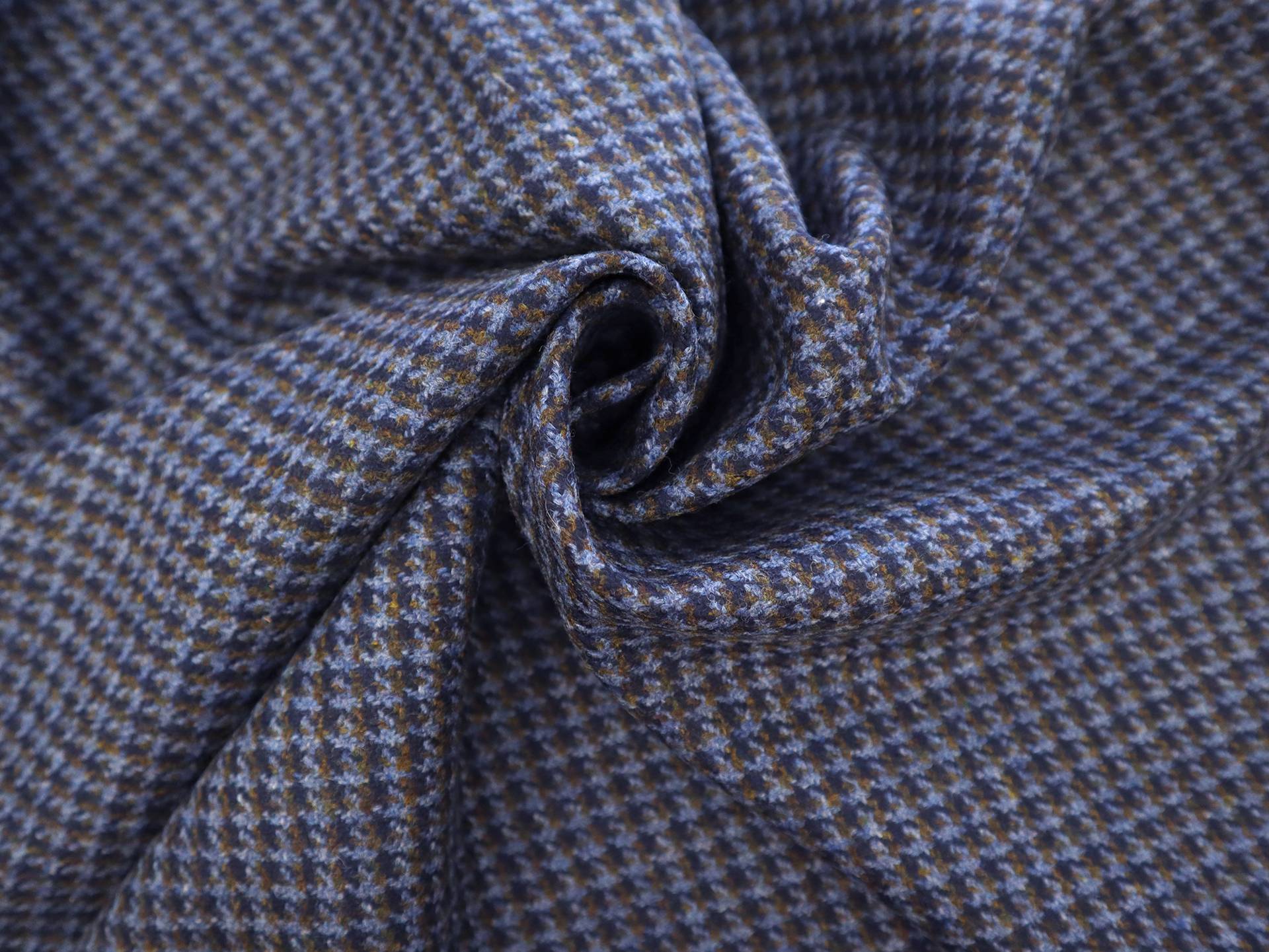 Wool Houndstooth Suiting in Cornflower & Brown