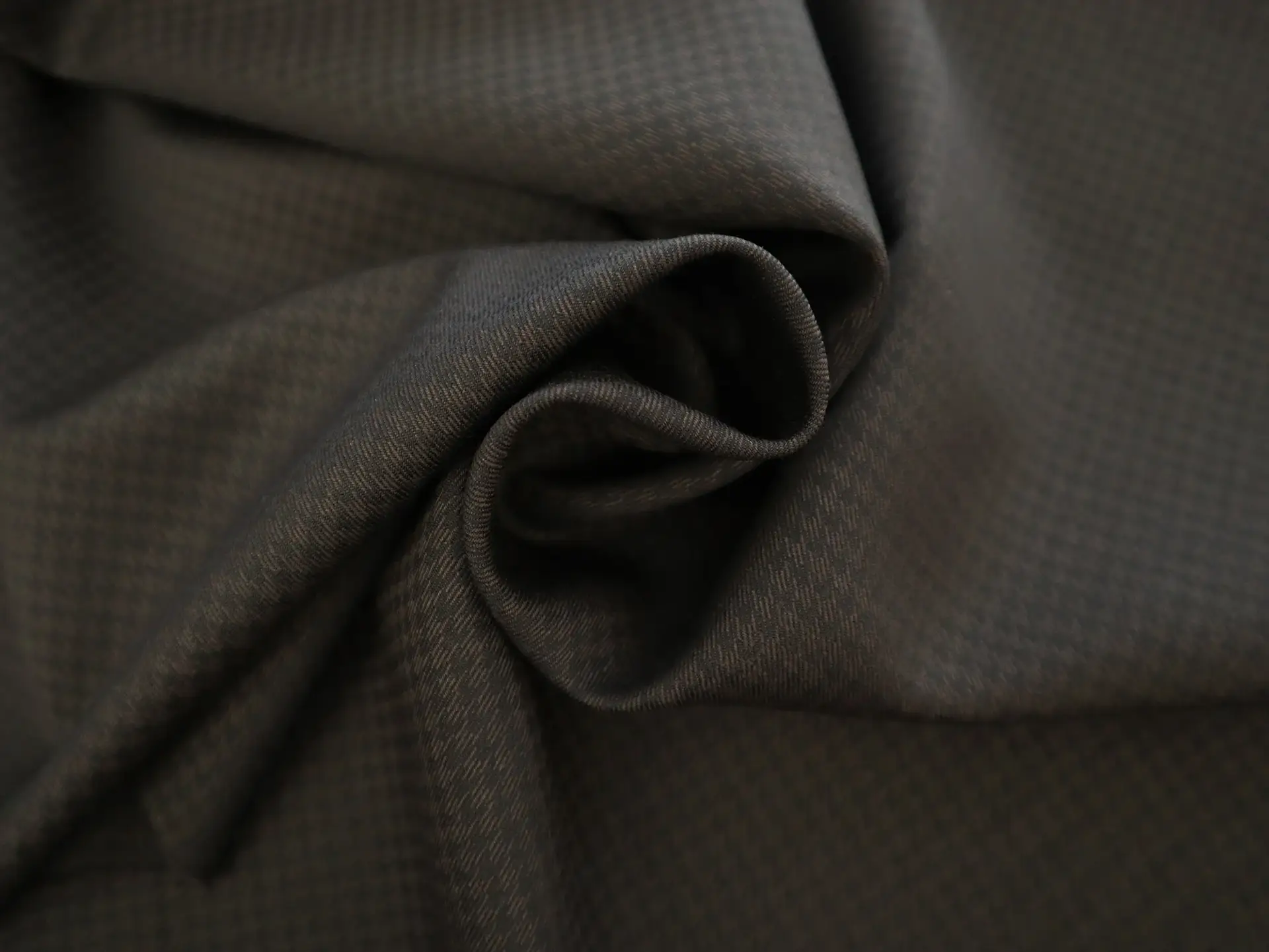 Wool Houndstooth Suiting in Espresso 