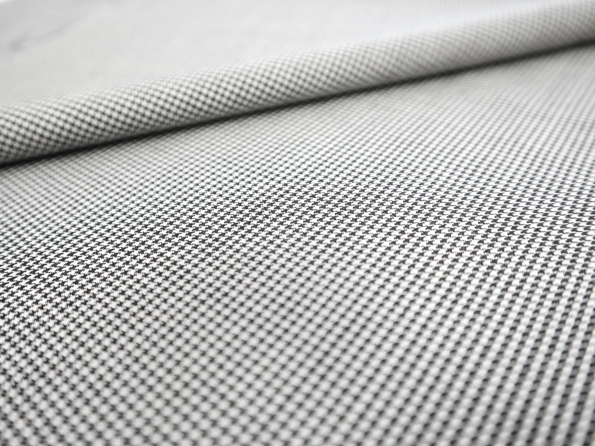 Super 110's Wool Micro Houndstooth Suiting