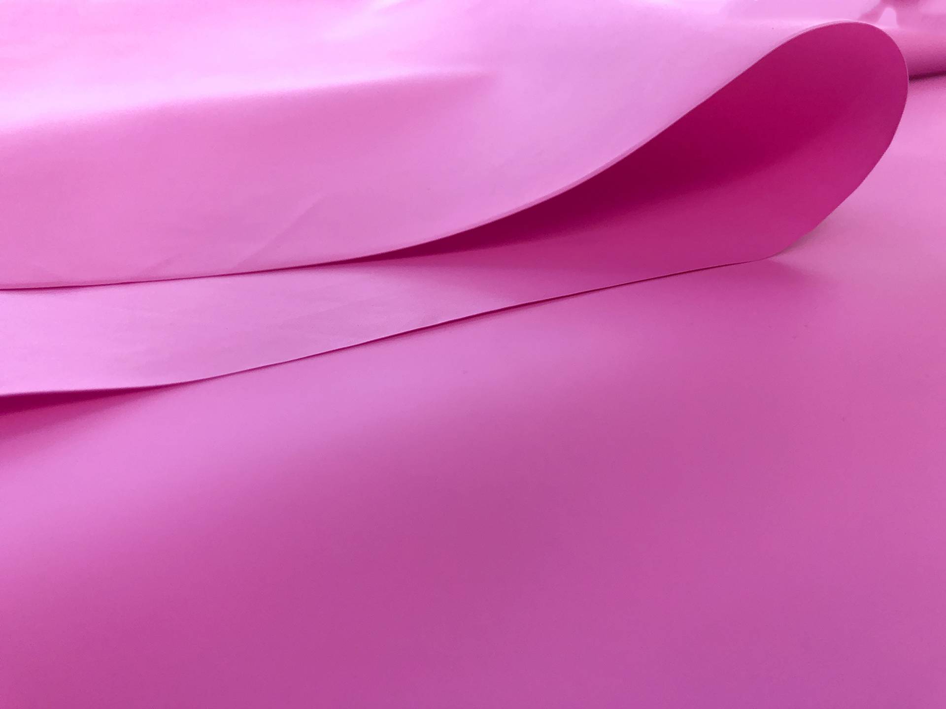 Opaque Liquid Polyurethane in Fuchsia