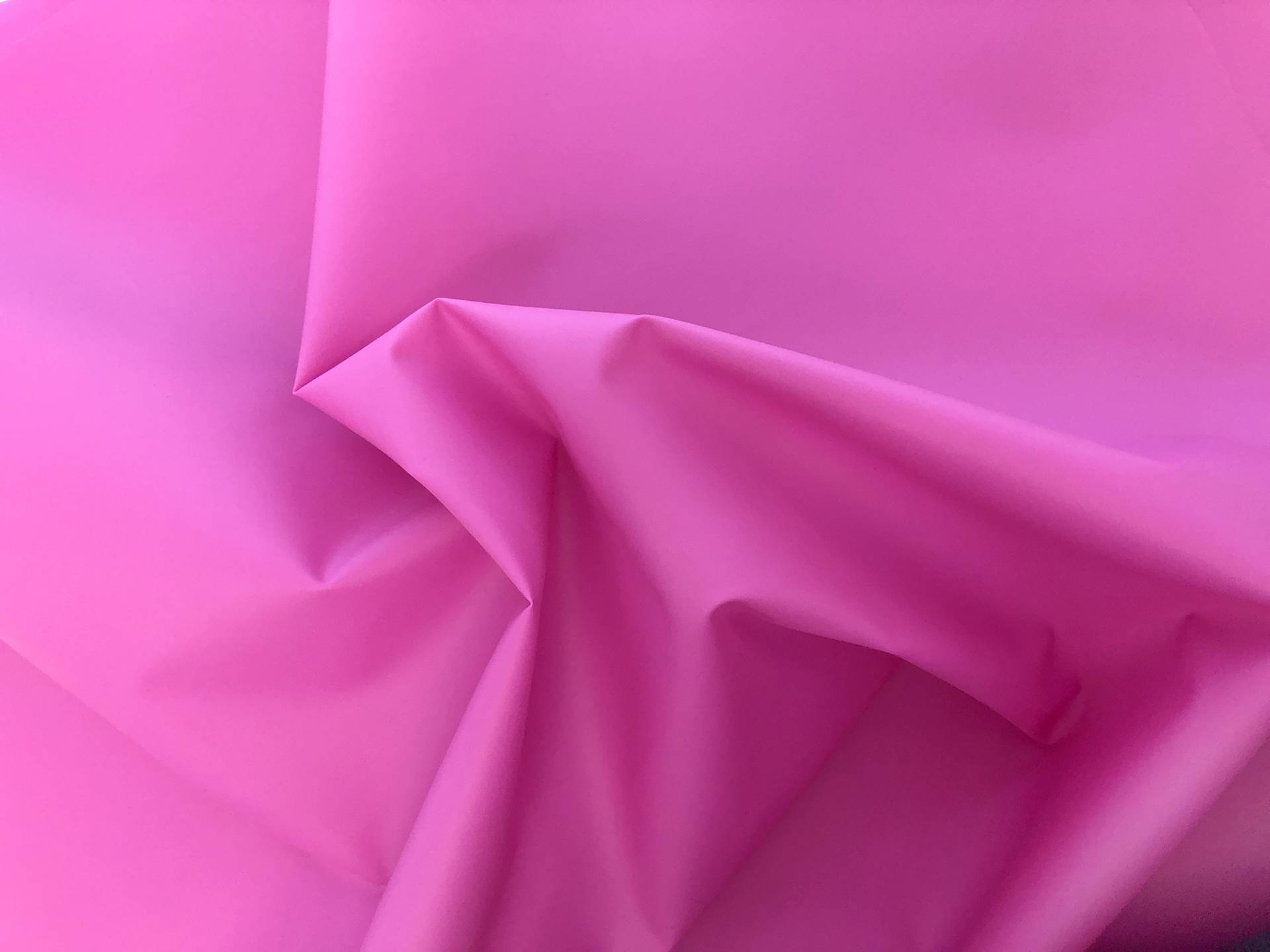 Opaque Liquid Polyurethane in Fuchsia