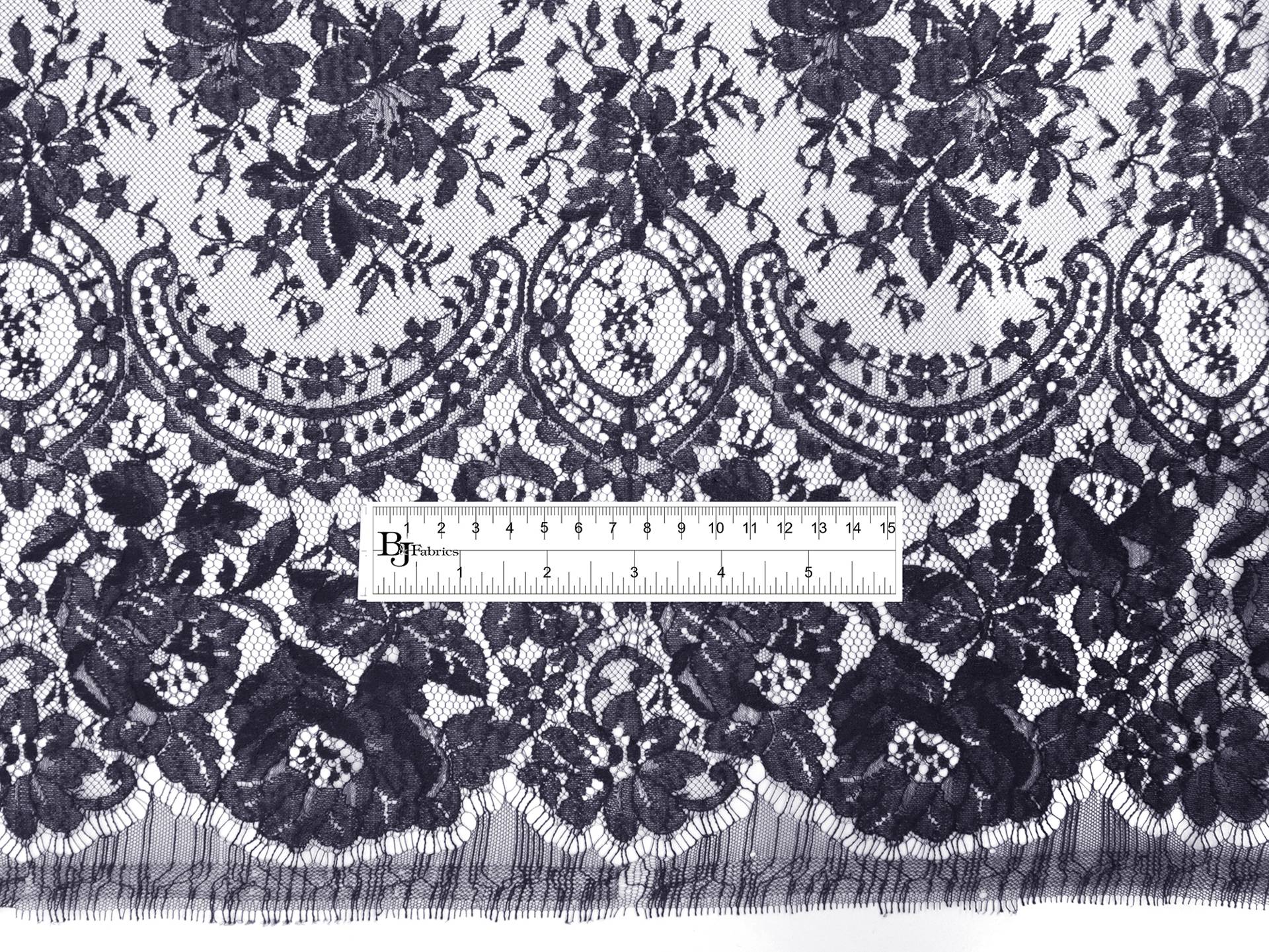 Floral Chantilly Lace in Marine Foncé