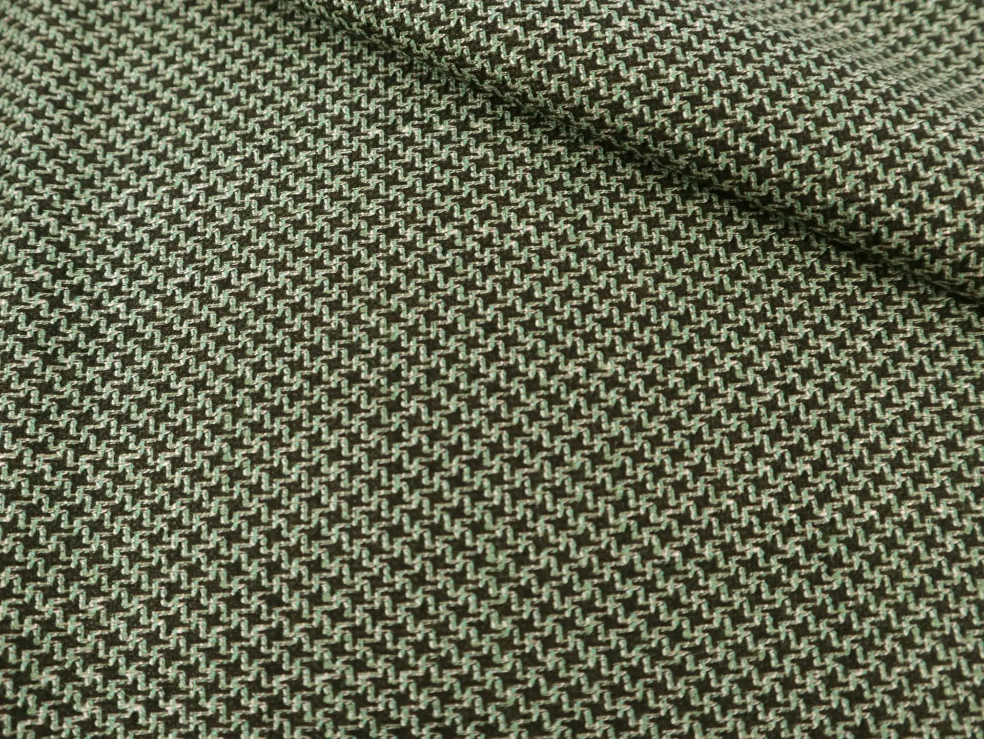 Bamboo Blend Petit Houndstooth Suiting in Celadon