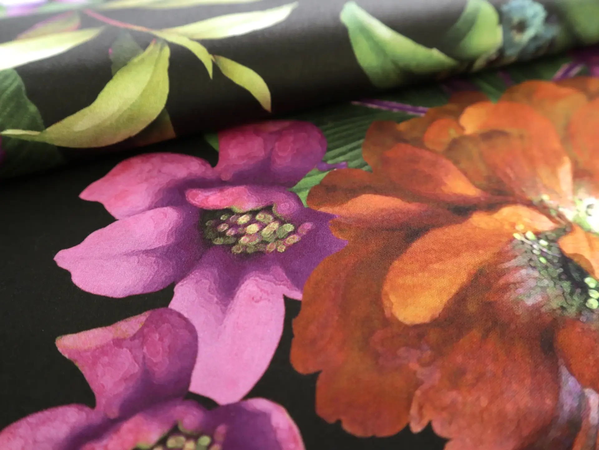 Cotton Sateen Lawn Large Floral Print 