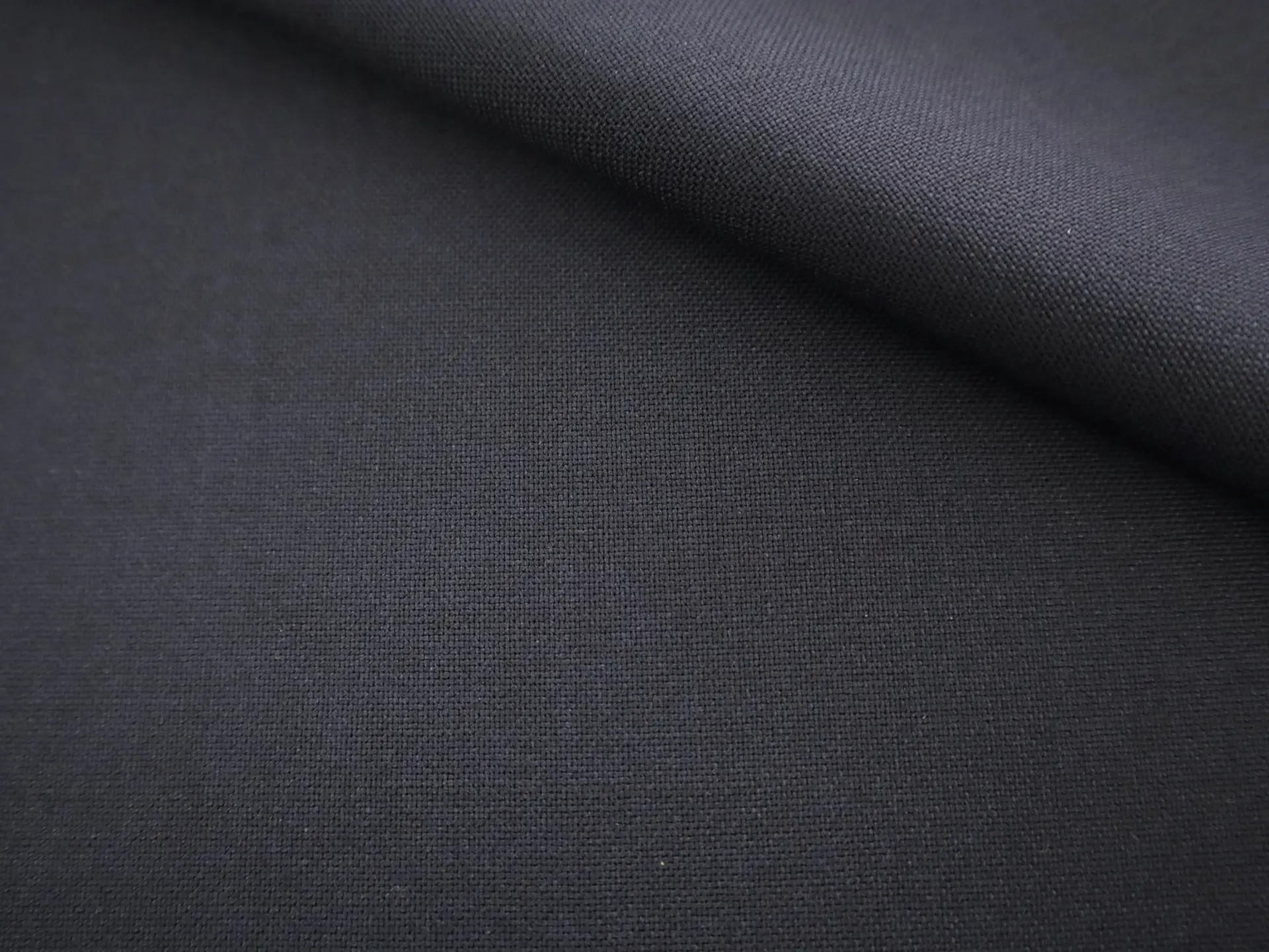 Italian Wool & Mohair Suiting in Midnight Navy