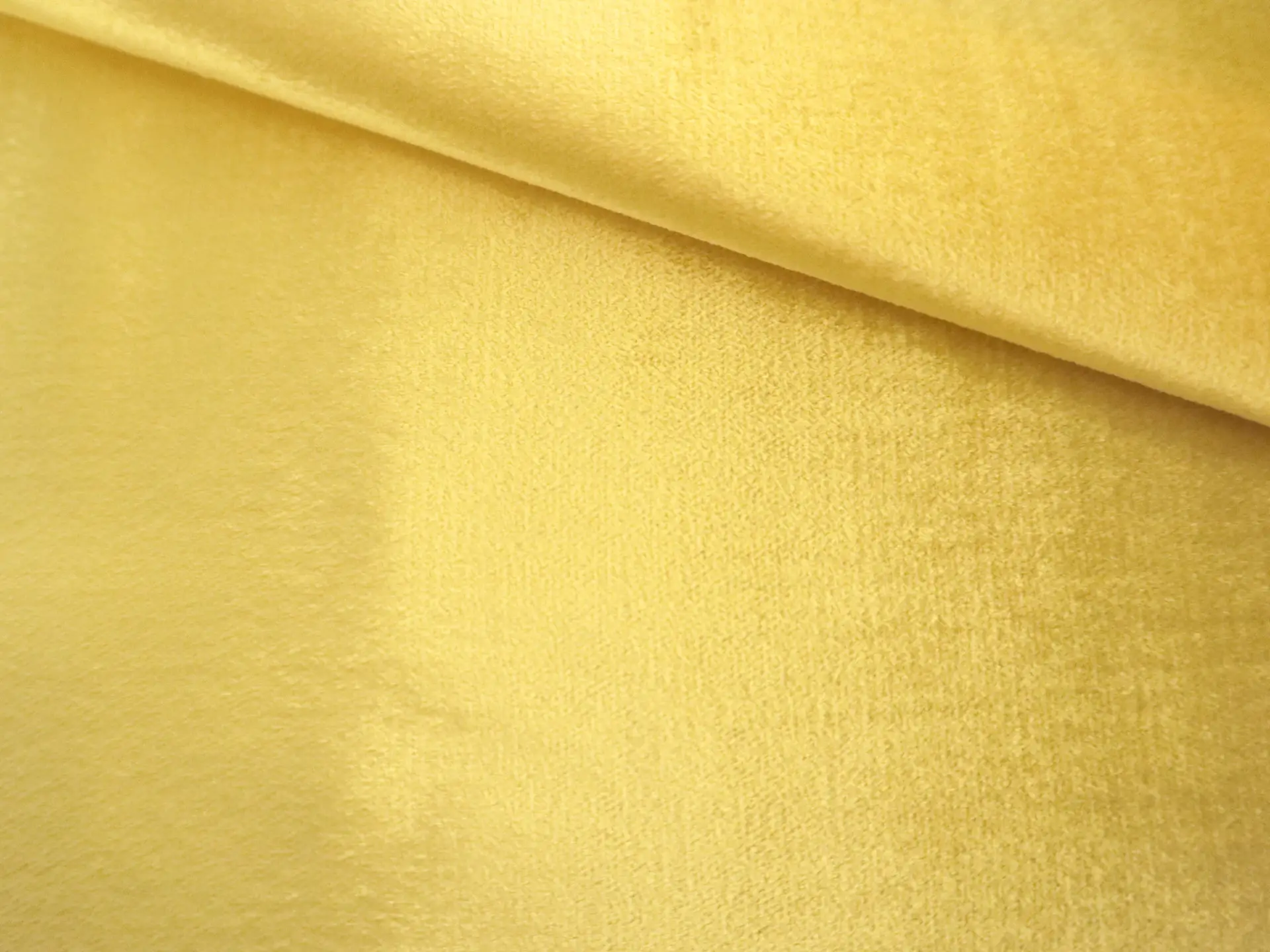 Rayon Panné Velvet in Maize