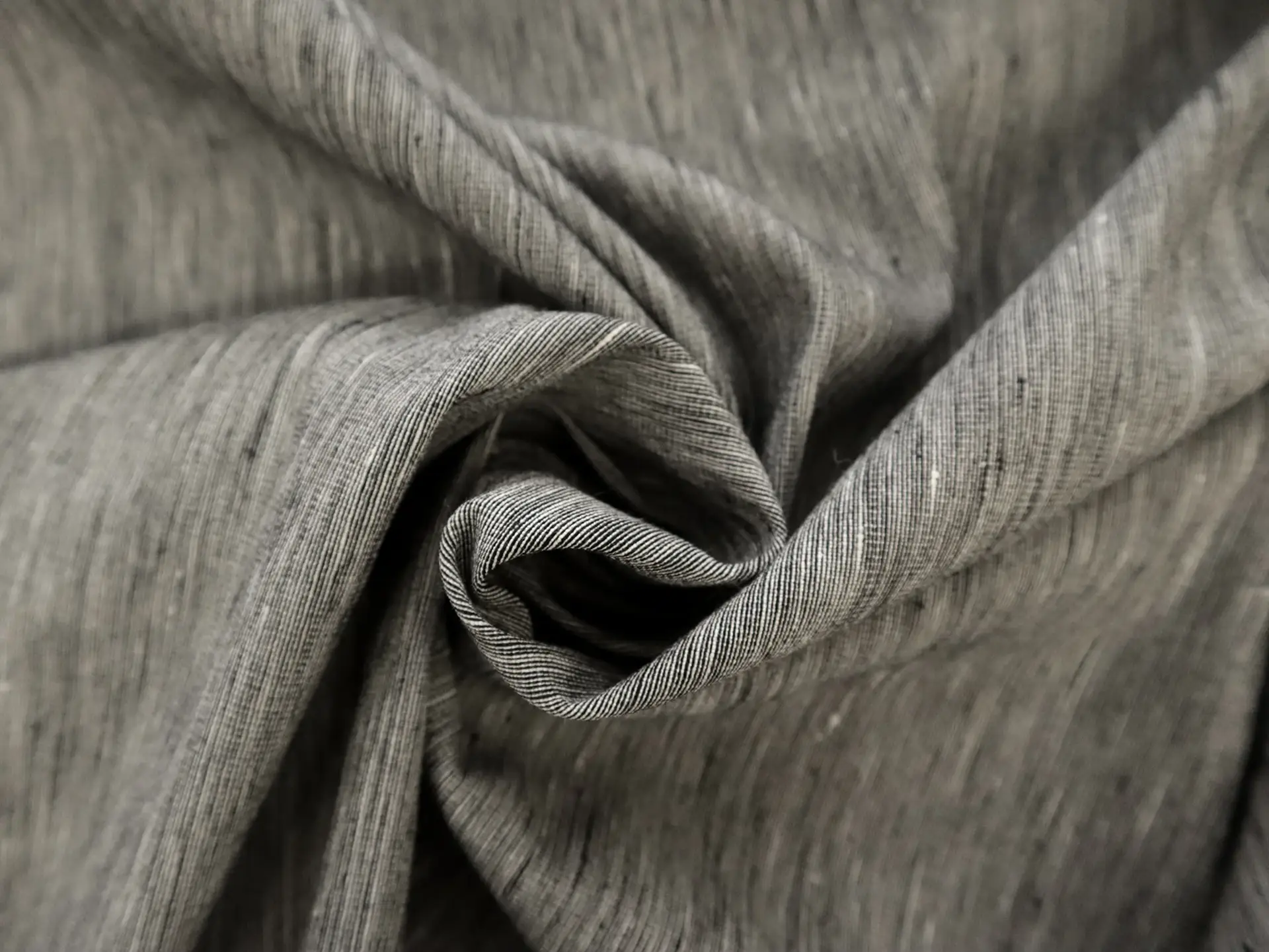 Doubleface Stretch Linen Blend in Sharkfin Black