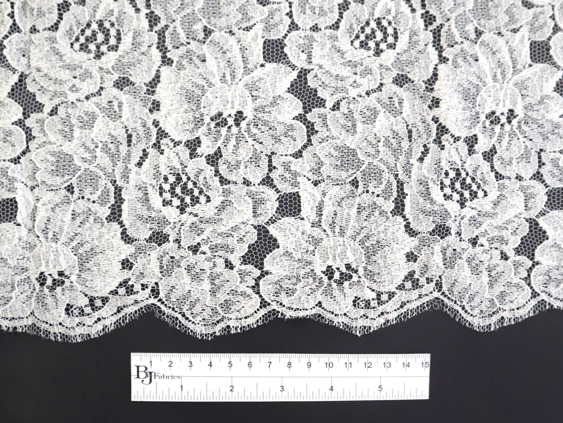 Floral Chantilly Lace in Ecru
