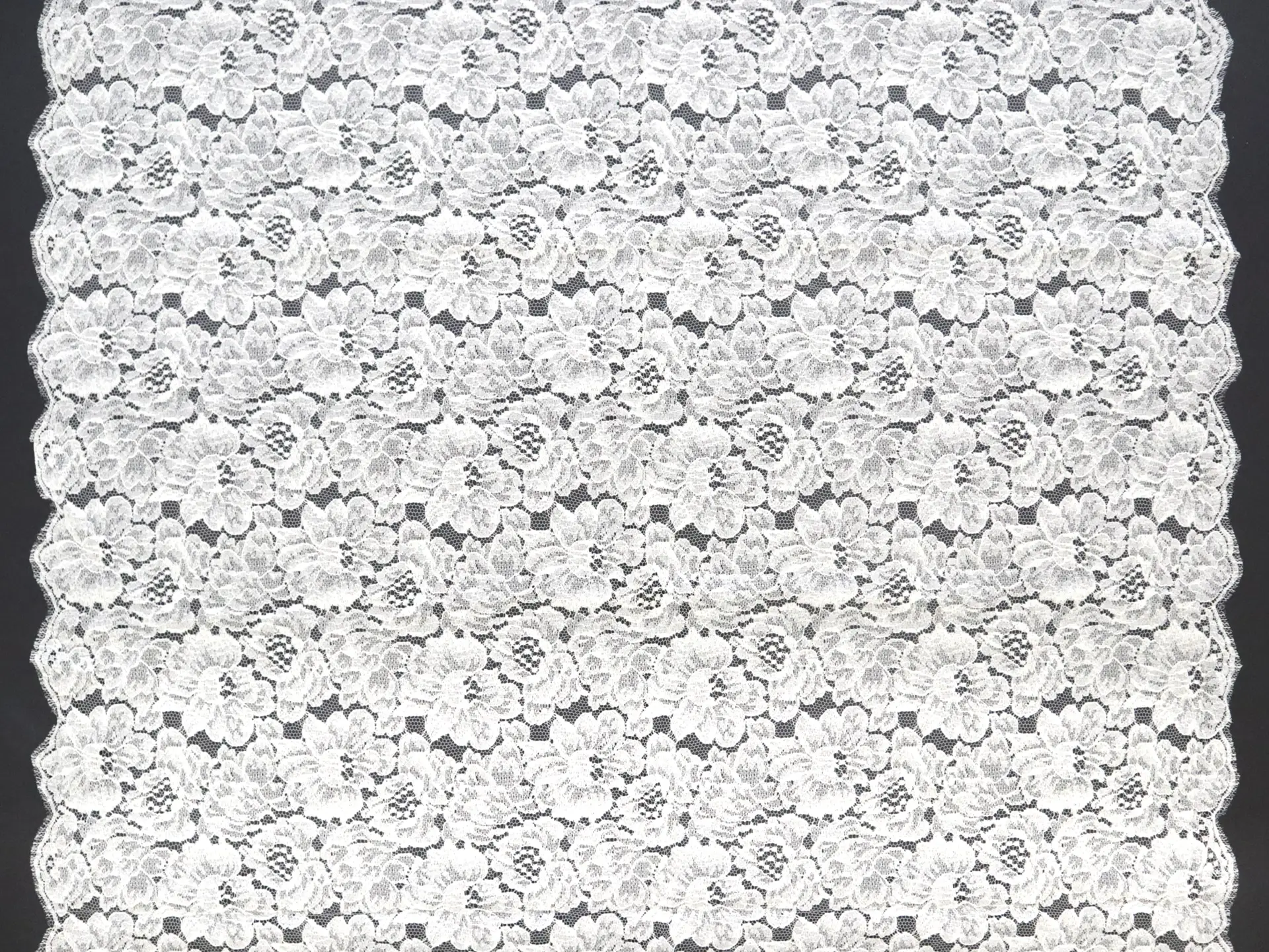 Floral Chantilly Lace in Ecru