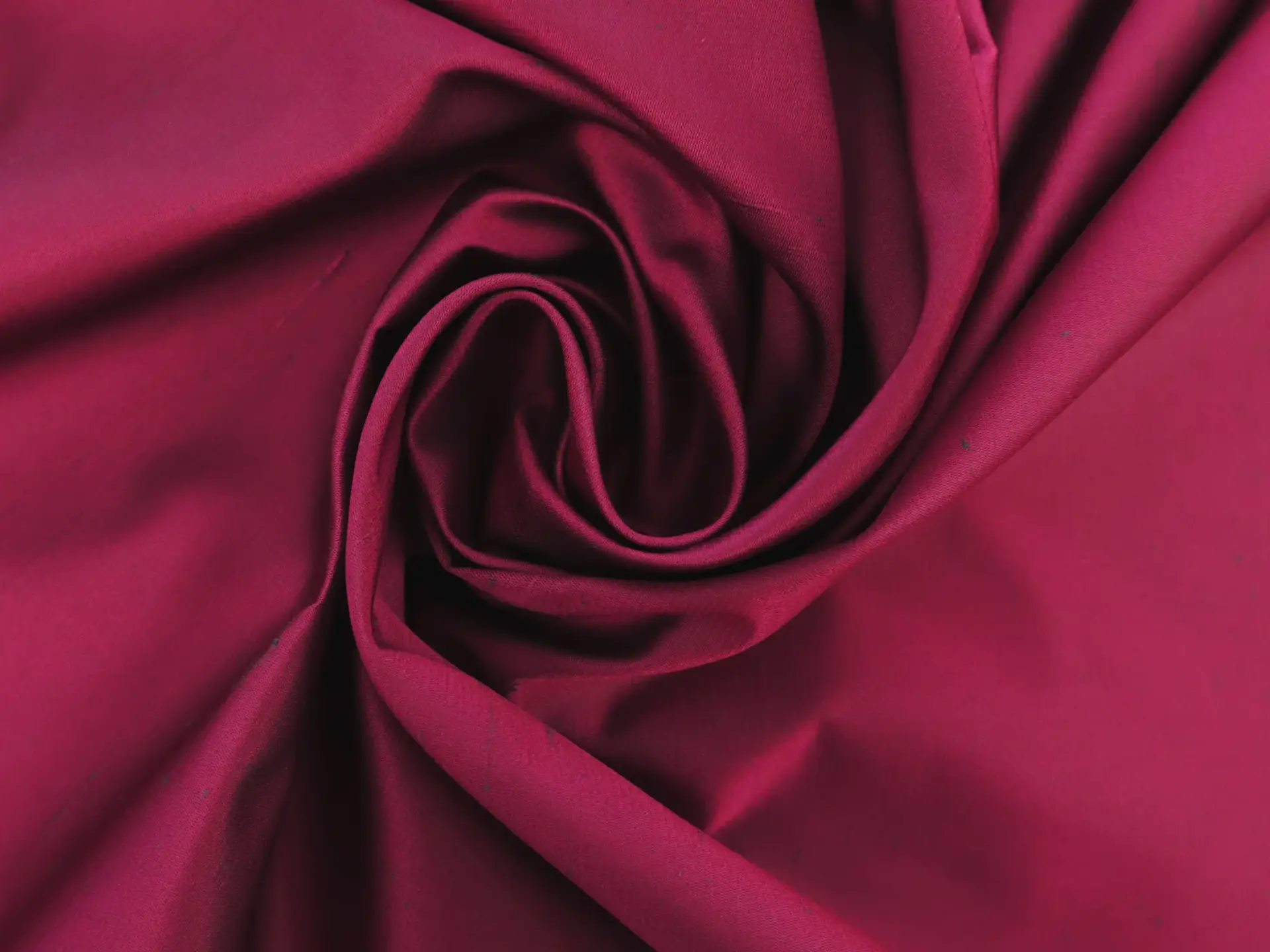 Iridescent Raw Silk Shantung in Magenta