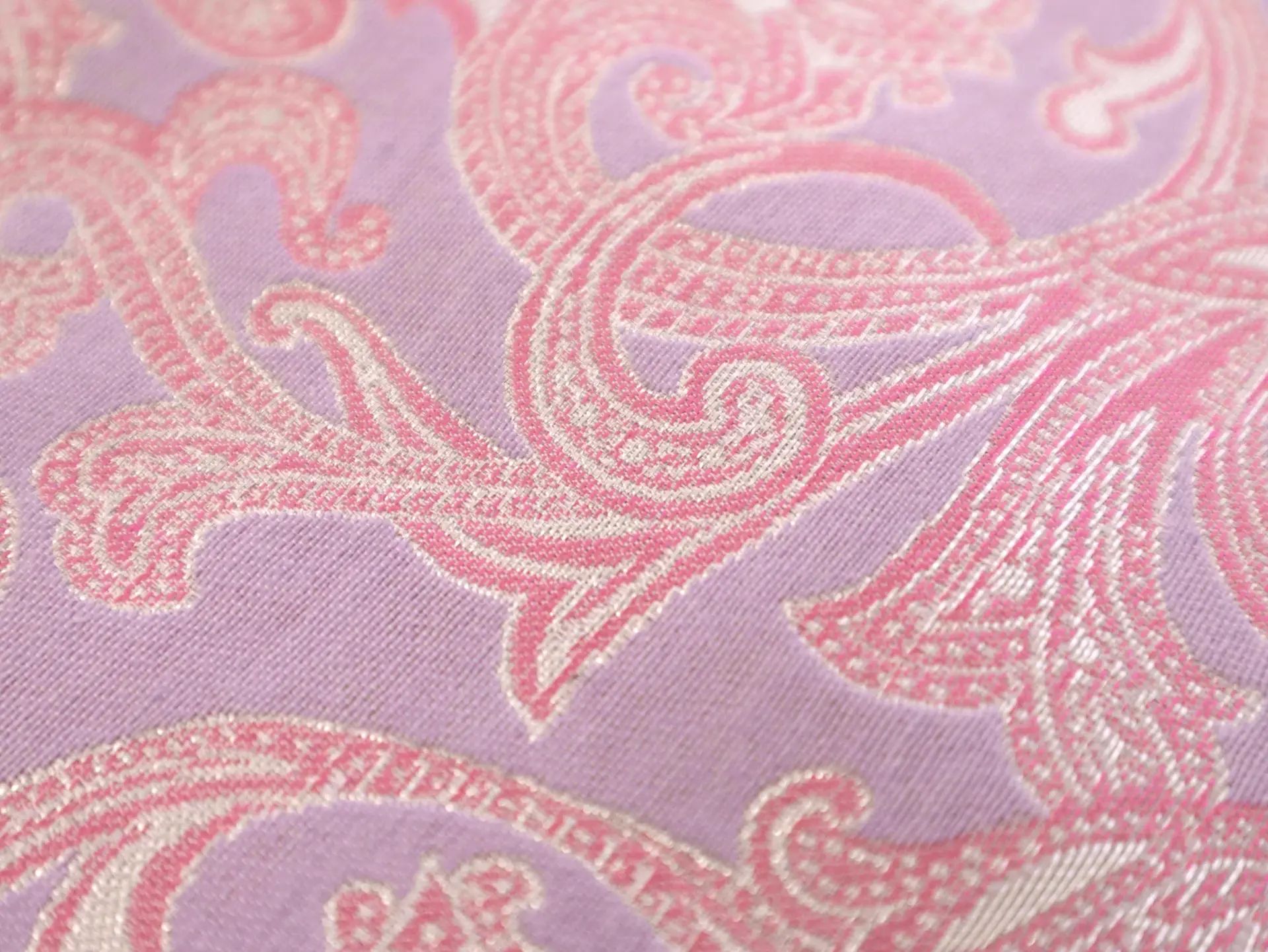 Metallic Brocade with Filigrees 
