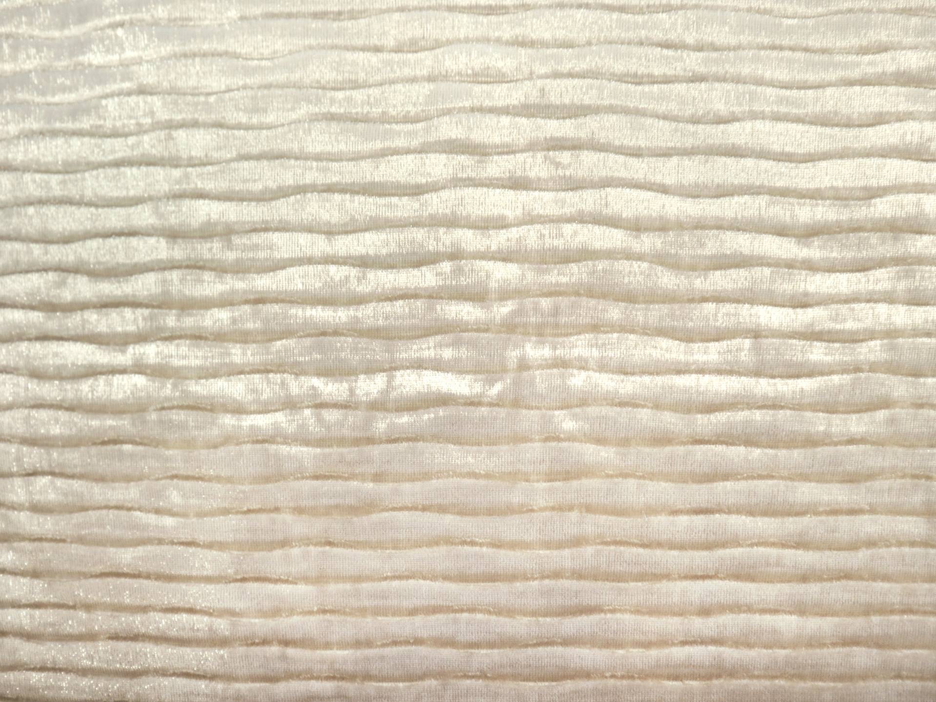 Cut Panné Velvet in Bombshell Ivory