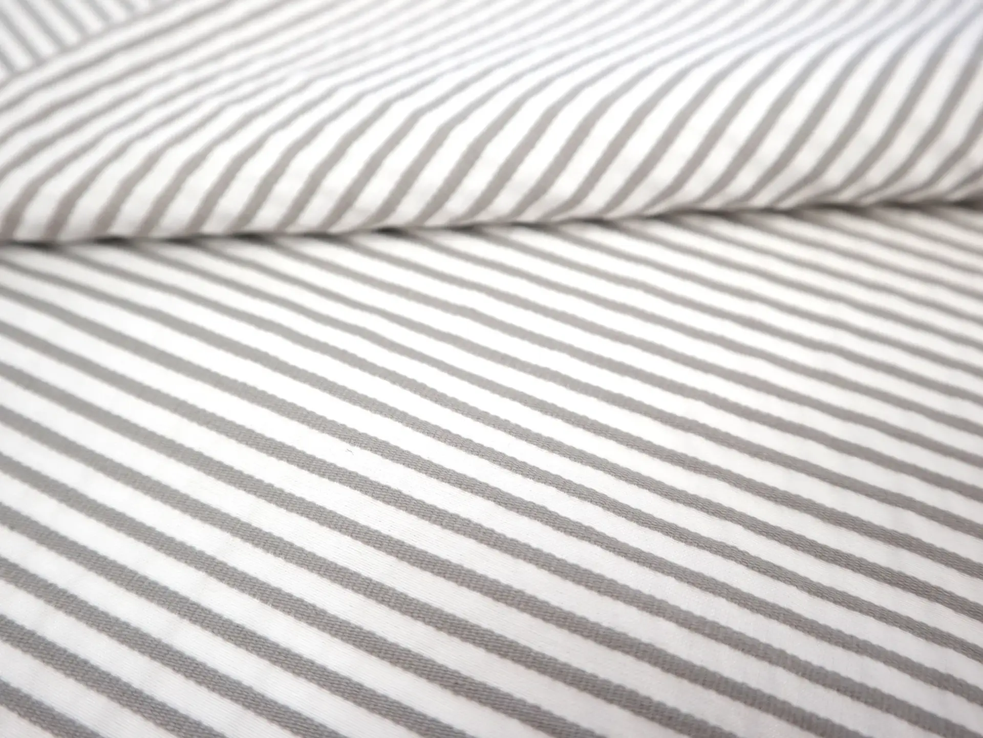 Stretch Cotton Seersucker  Stripe in Warm Grey 