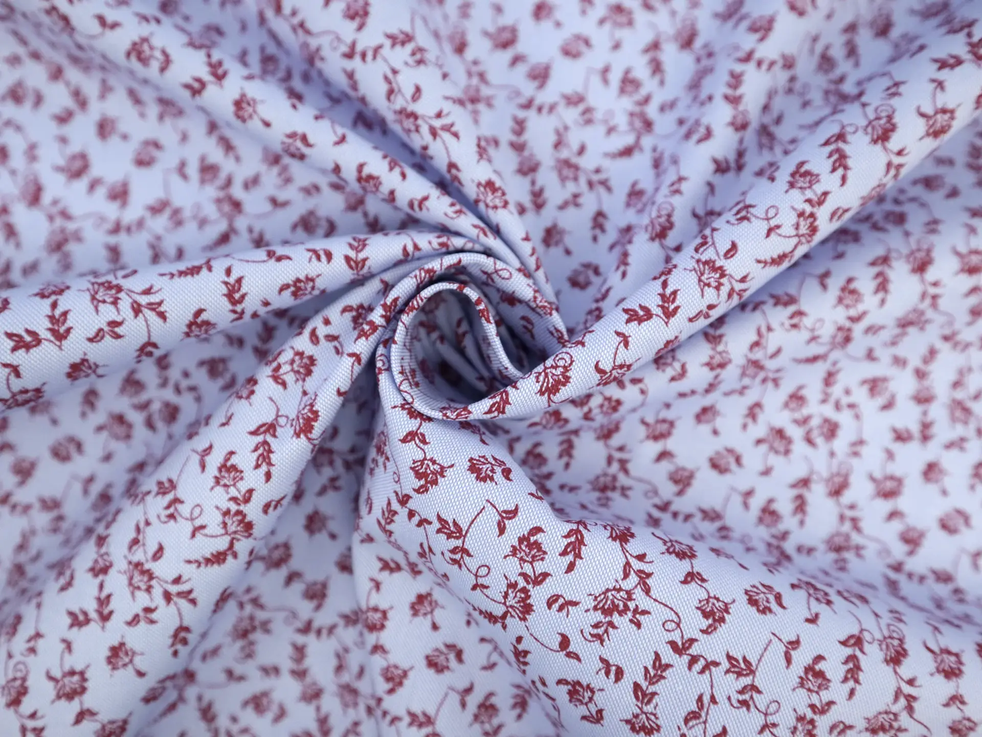 Cotton Oxford Floral Print in Wine