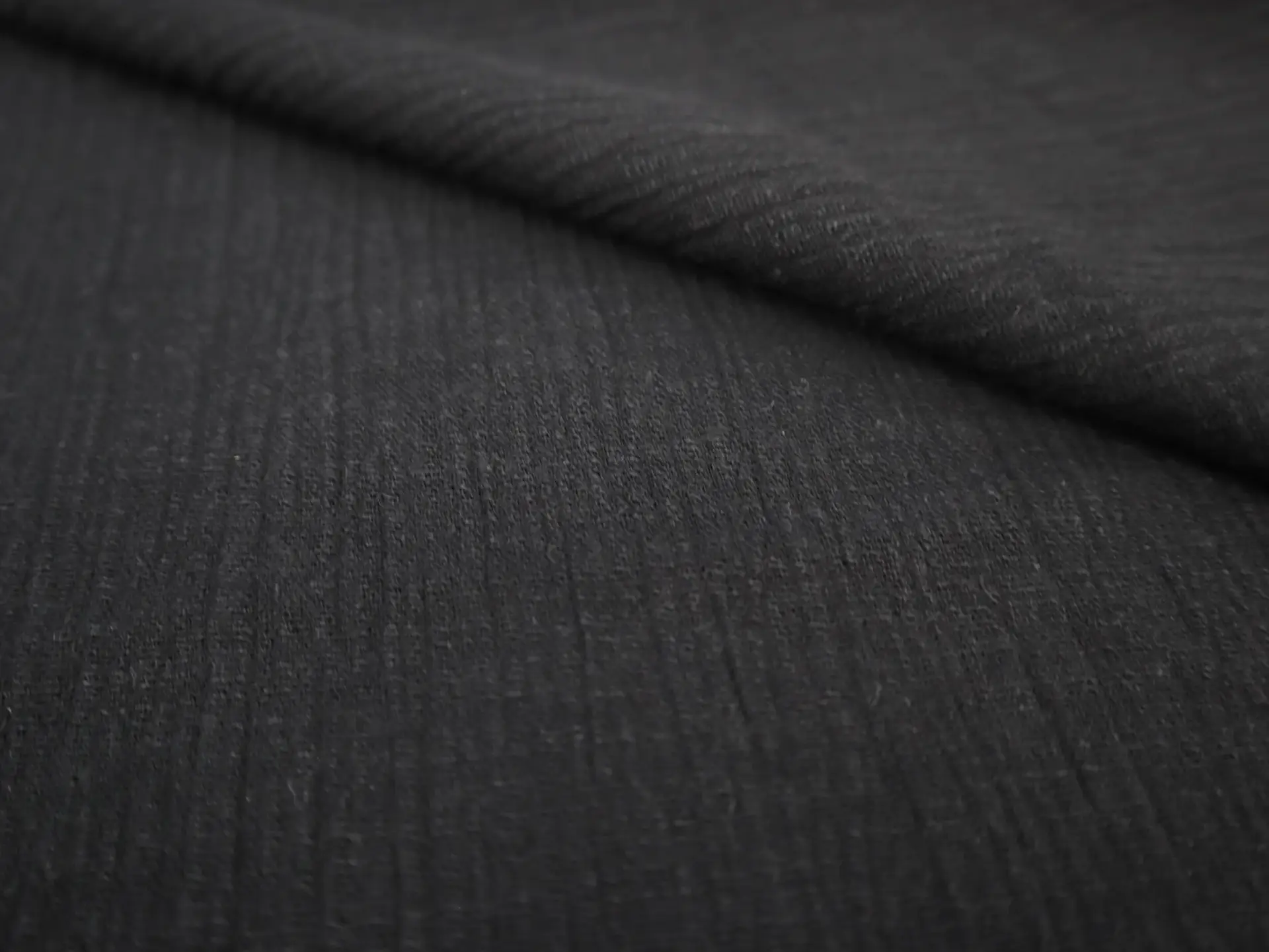Linen & Rayon Crinkle Gauze in Black