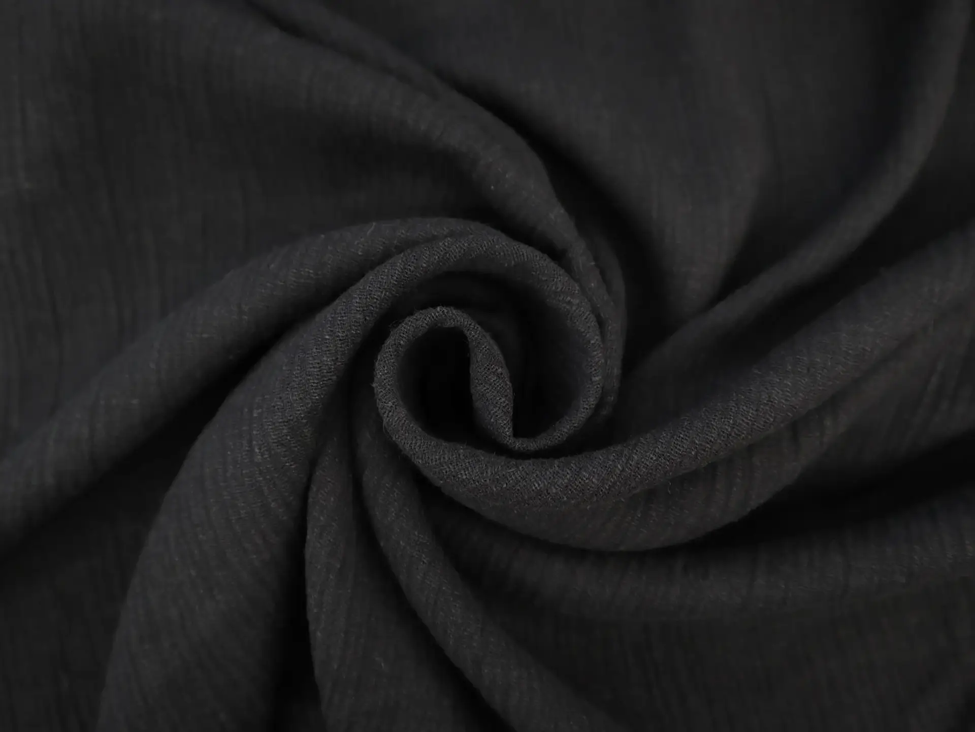 Linen & Rayon Crinkle Gauze in Black