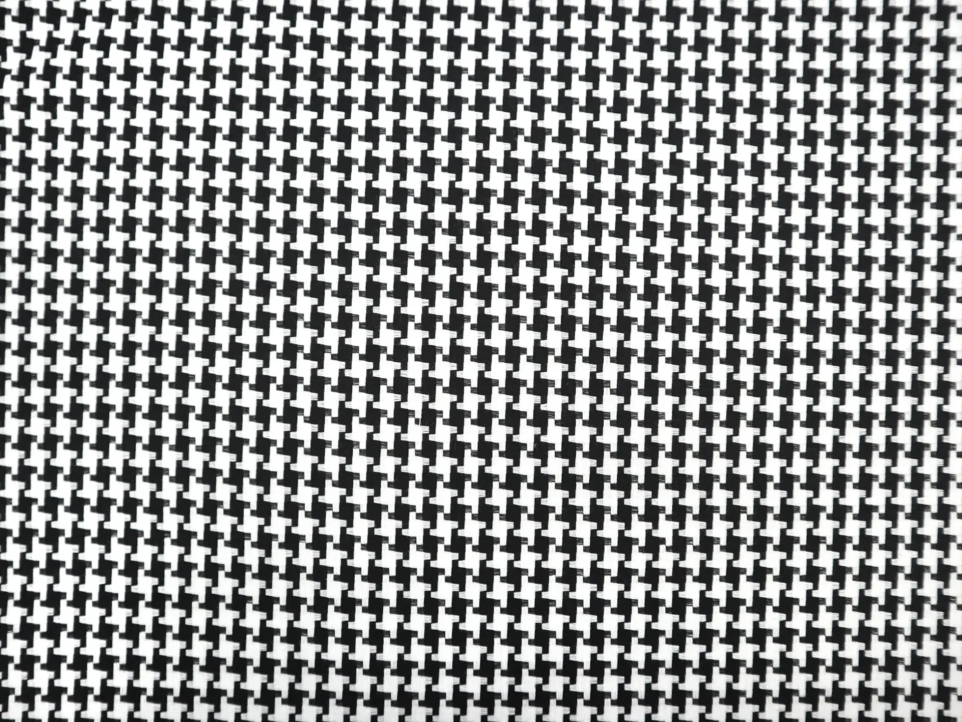 Cotton Novelty Houndstooth Shirting in Black & White
