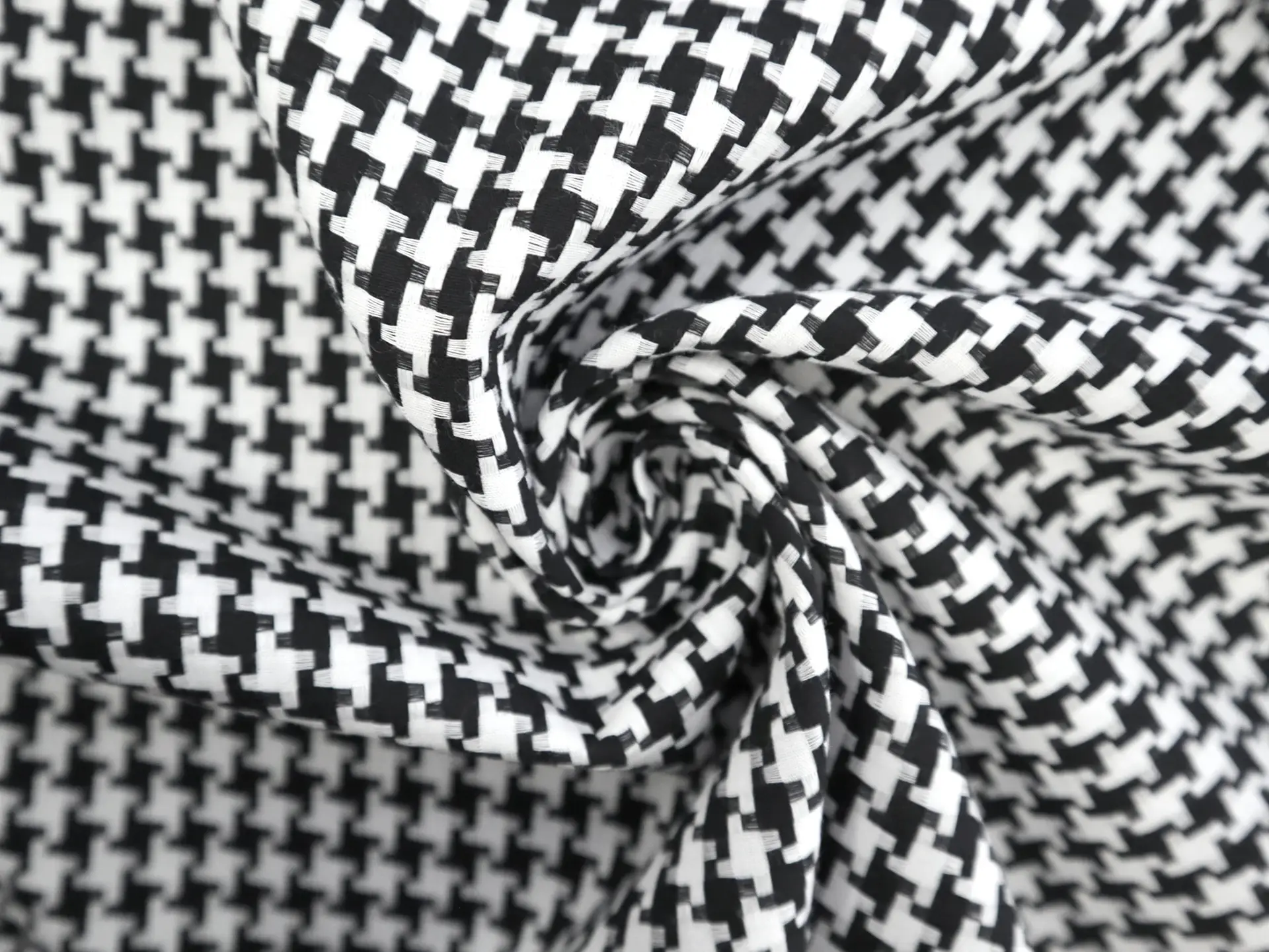 Cotton Novelty Houndstooth Shirting in Black & White