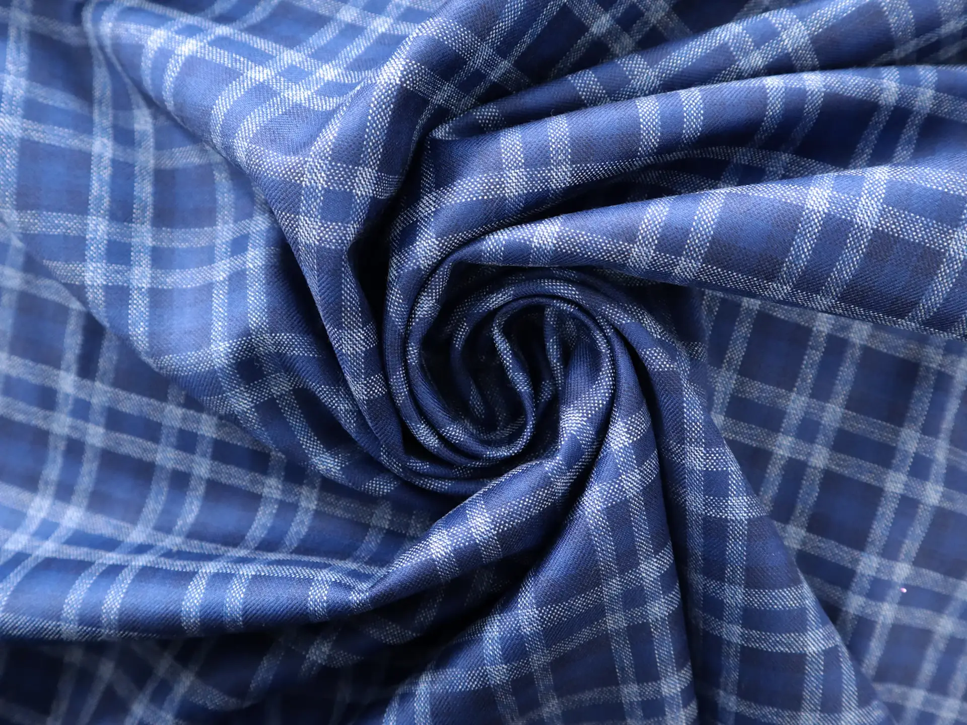 Italian Super 150s Wool Plaid Suiting in Blue