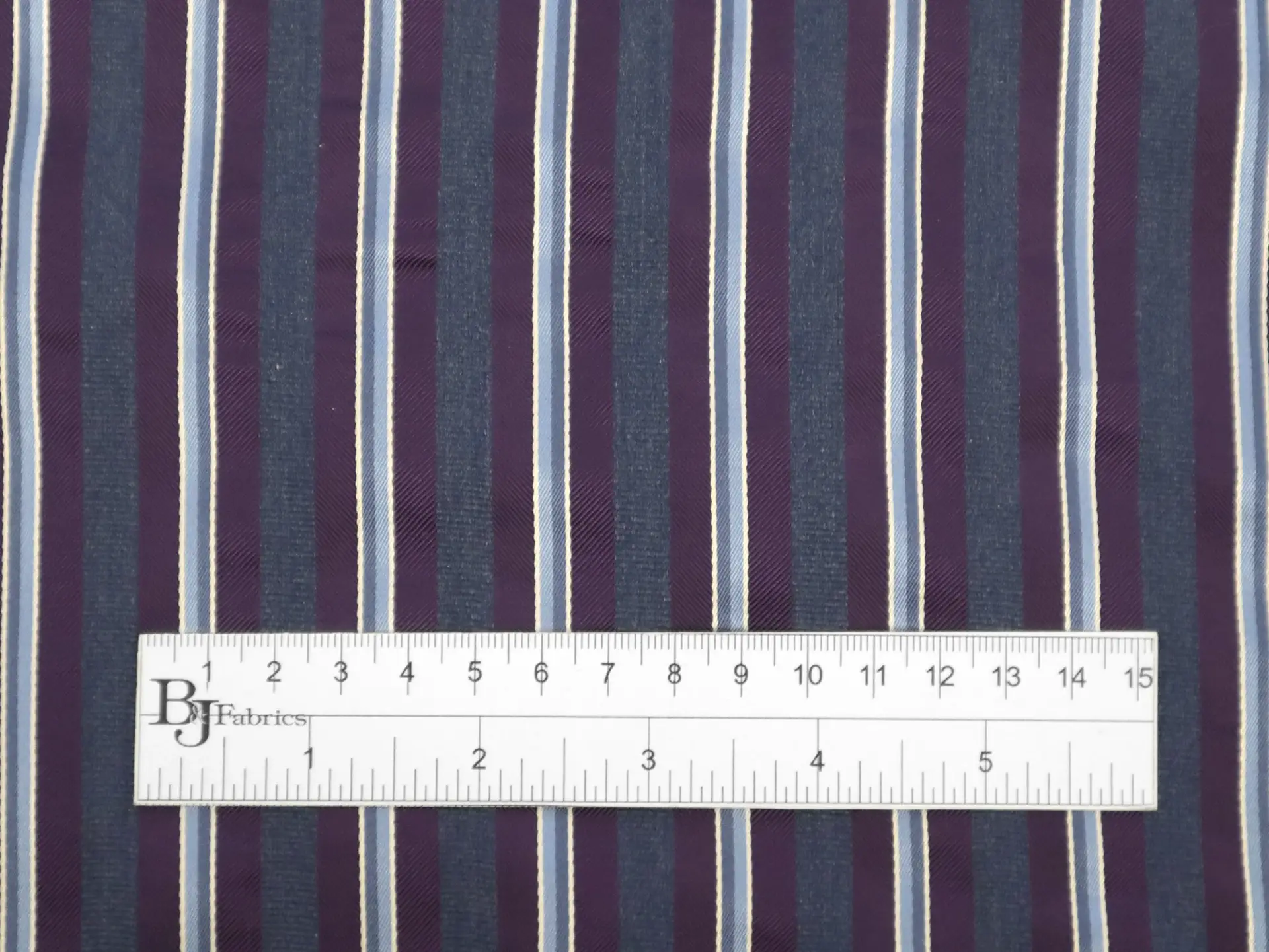 Silk Tie Jacquard with Stripe Pattern
