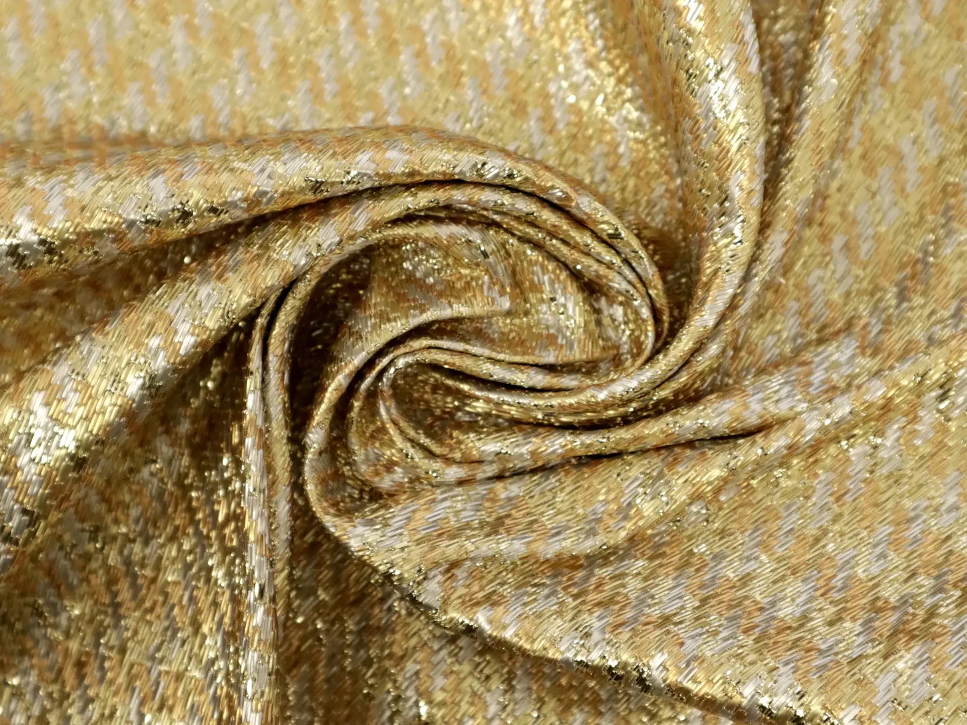 Polyester Metallic Raffia with Diagonal Stripe