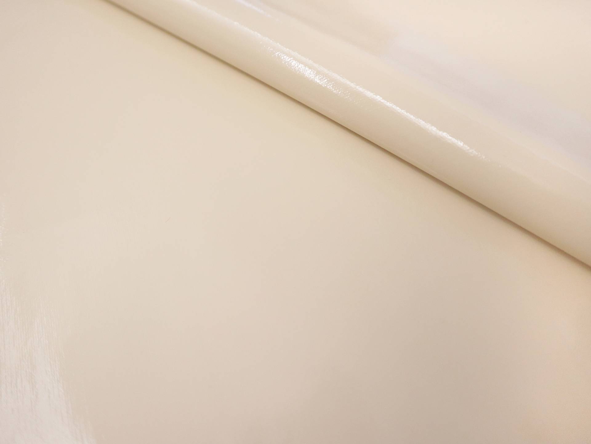 Wetlook Vinyl in Bone 