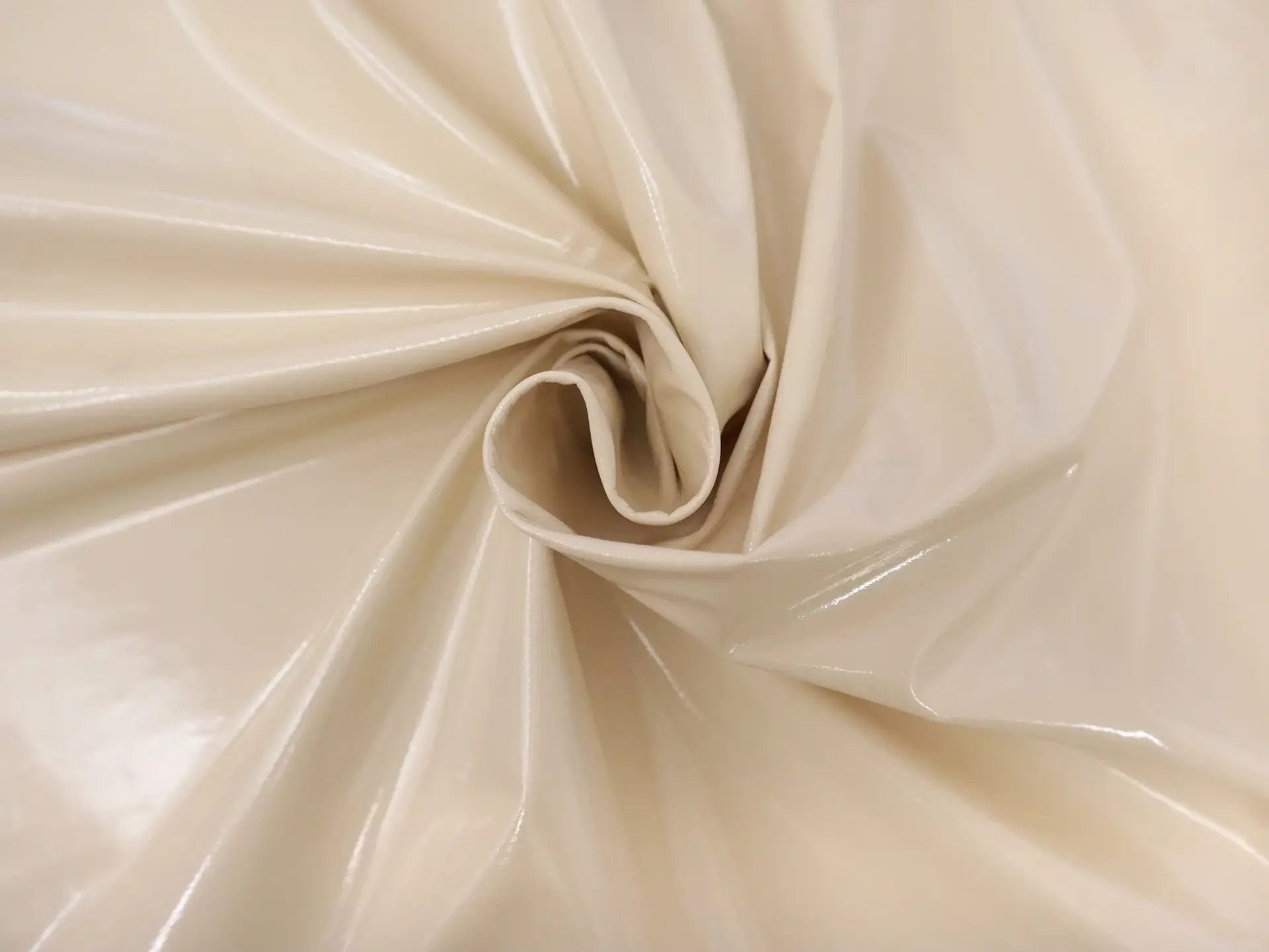 Wetlook Vinyl in Bone 
