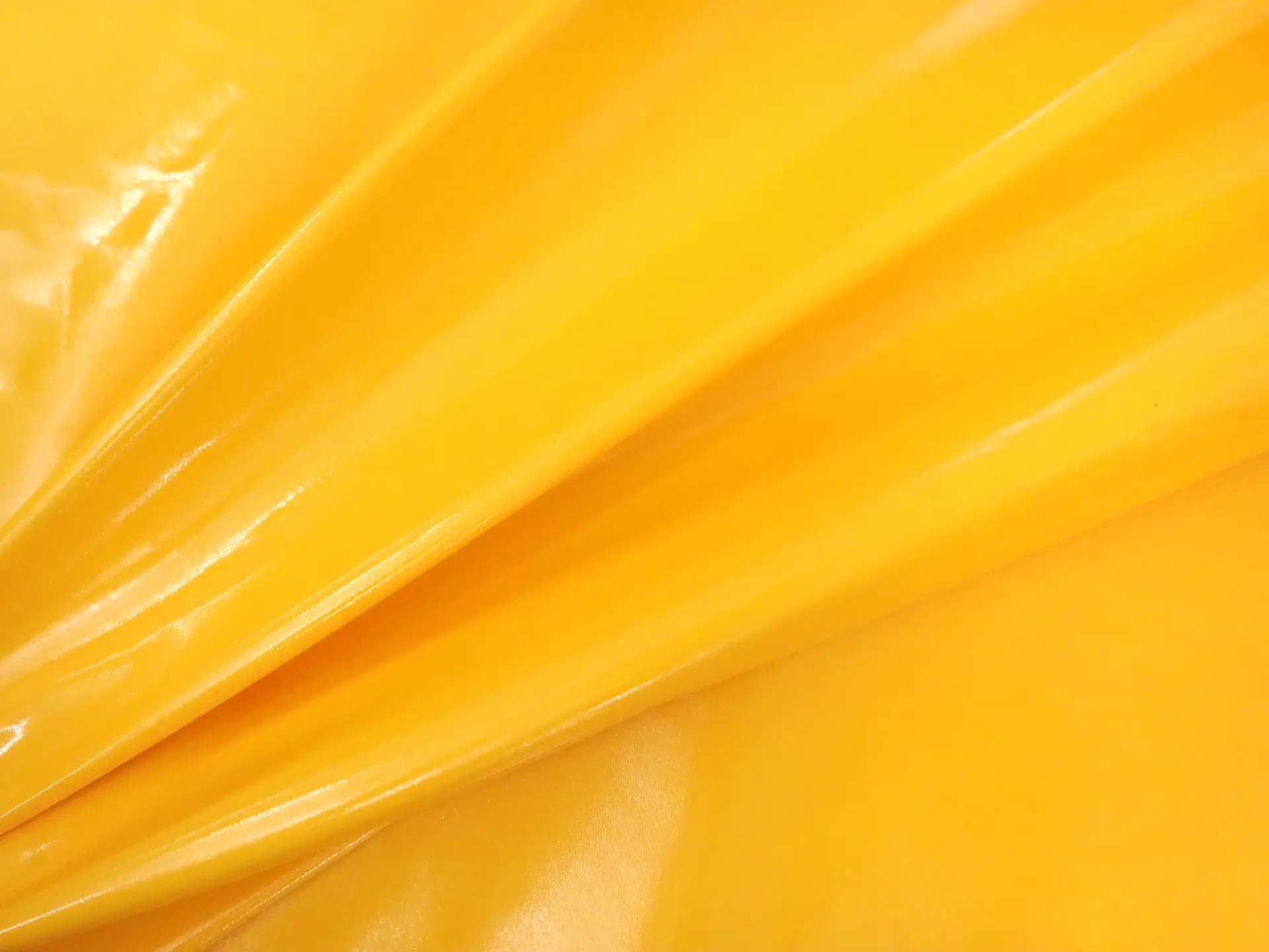Wetlook Vinyl in Yellow
