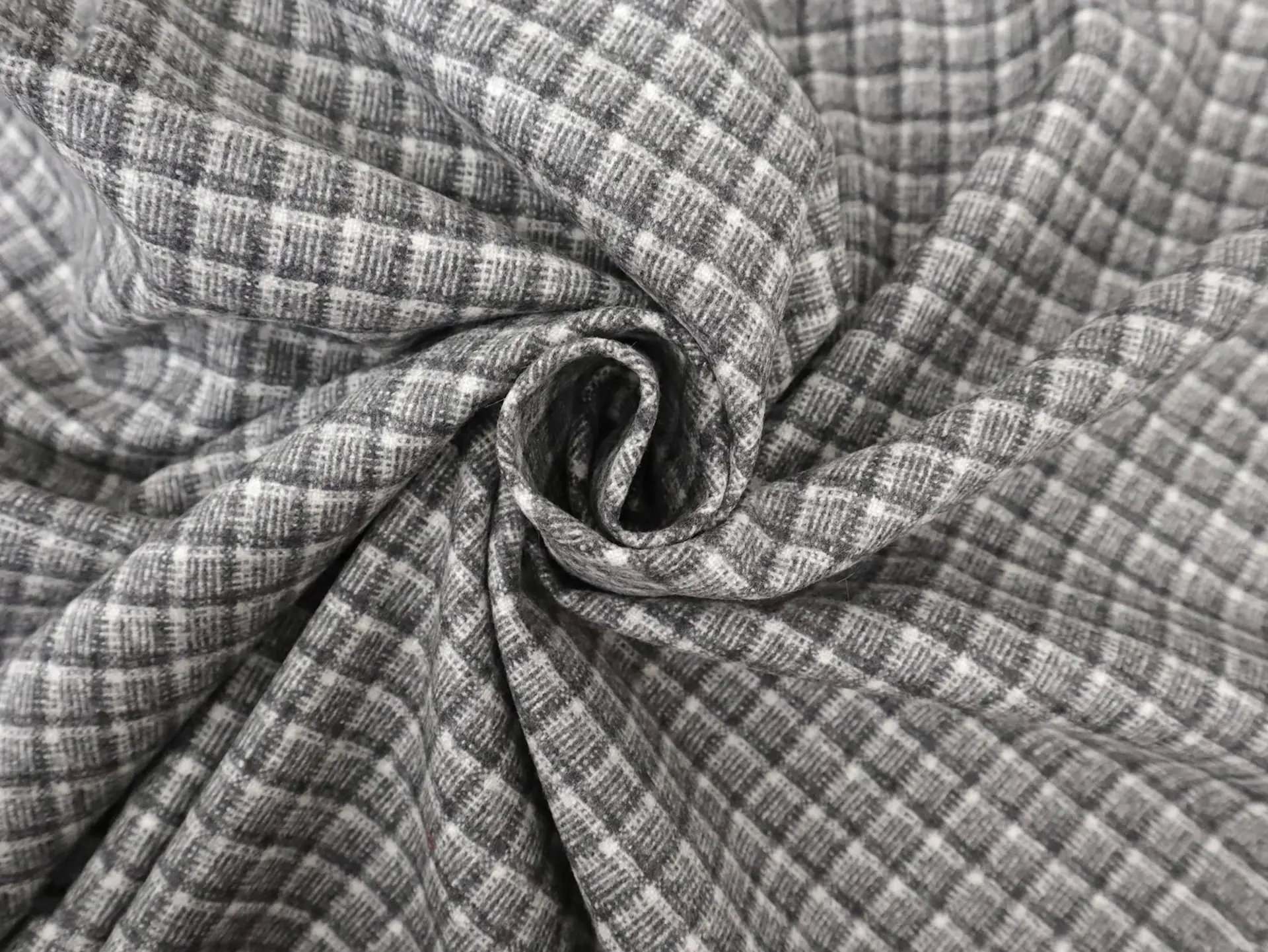 Italian Cashmere Check Suiting in Grey