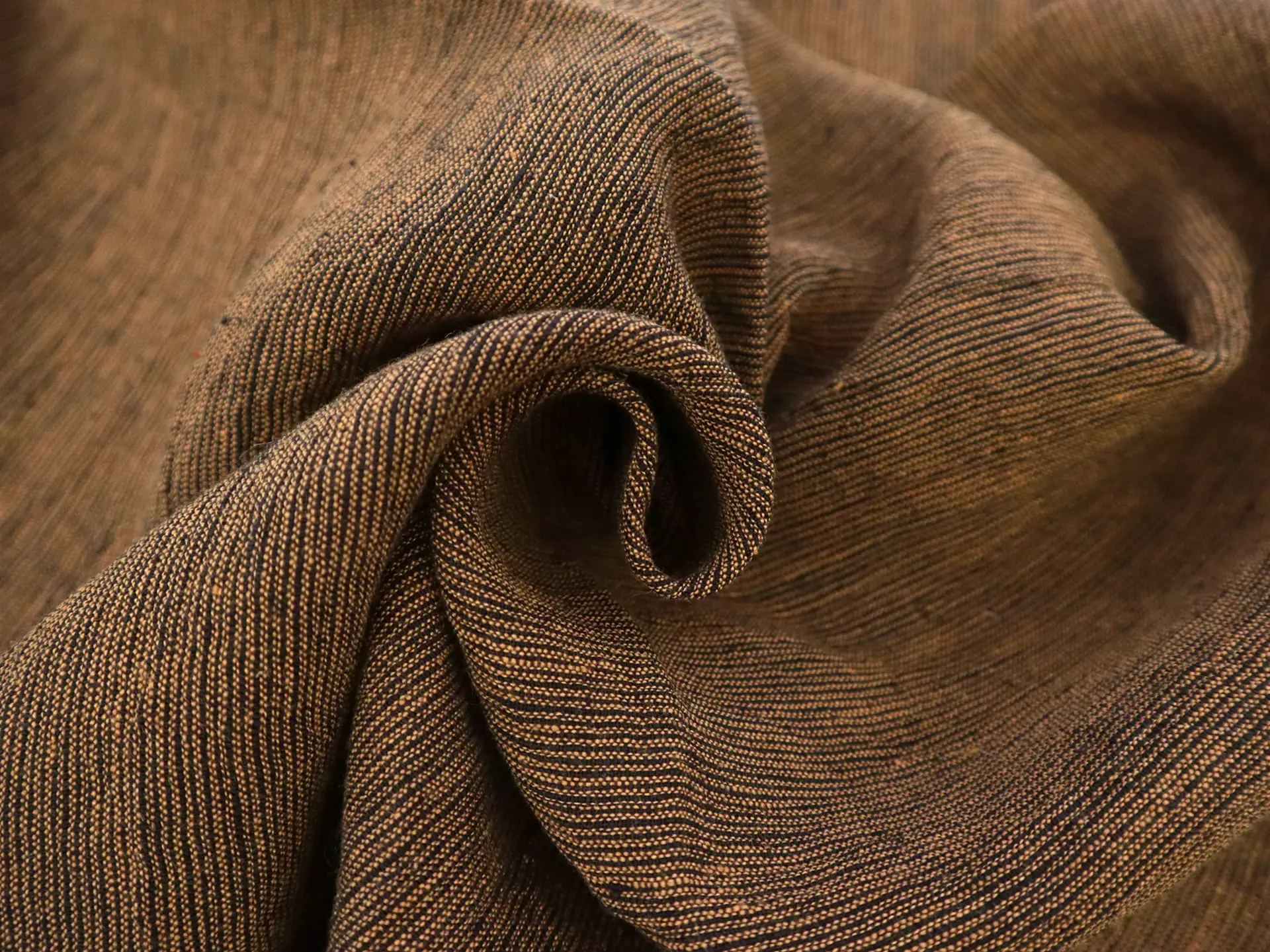 Linen Crinkled Gauze With Stripes in Brass & Black