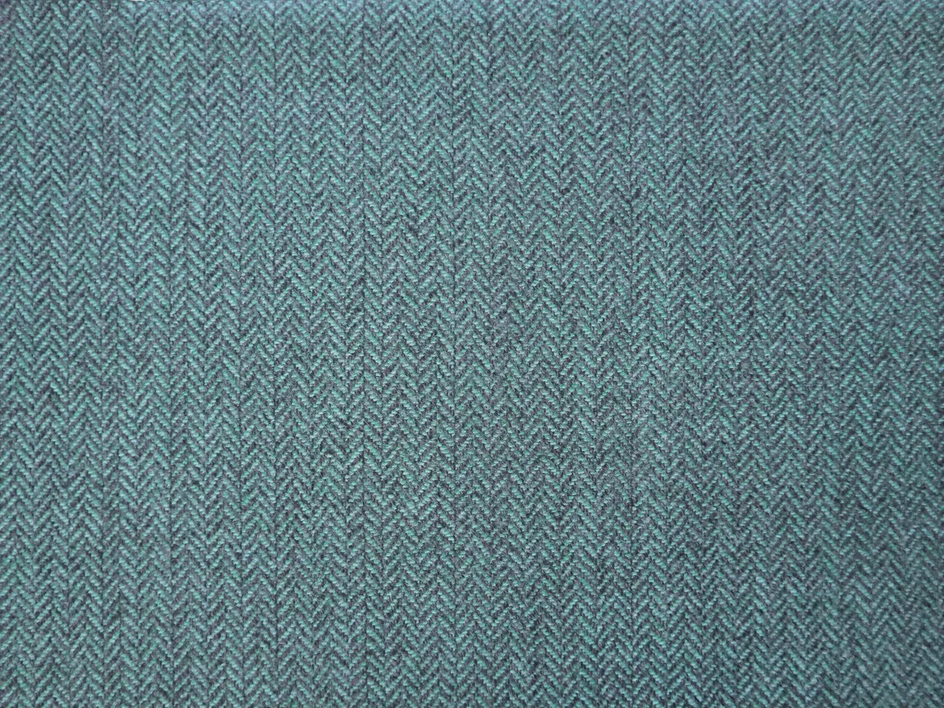 Fine Wool Herringbone in Jade & Charcoal