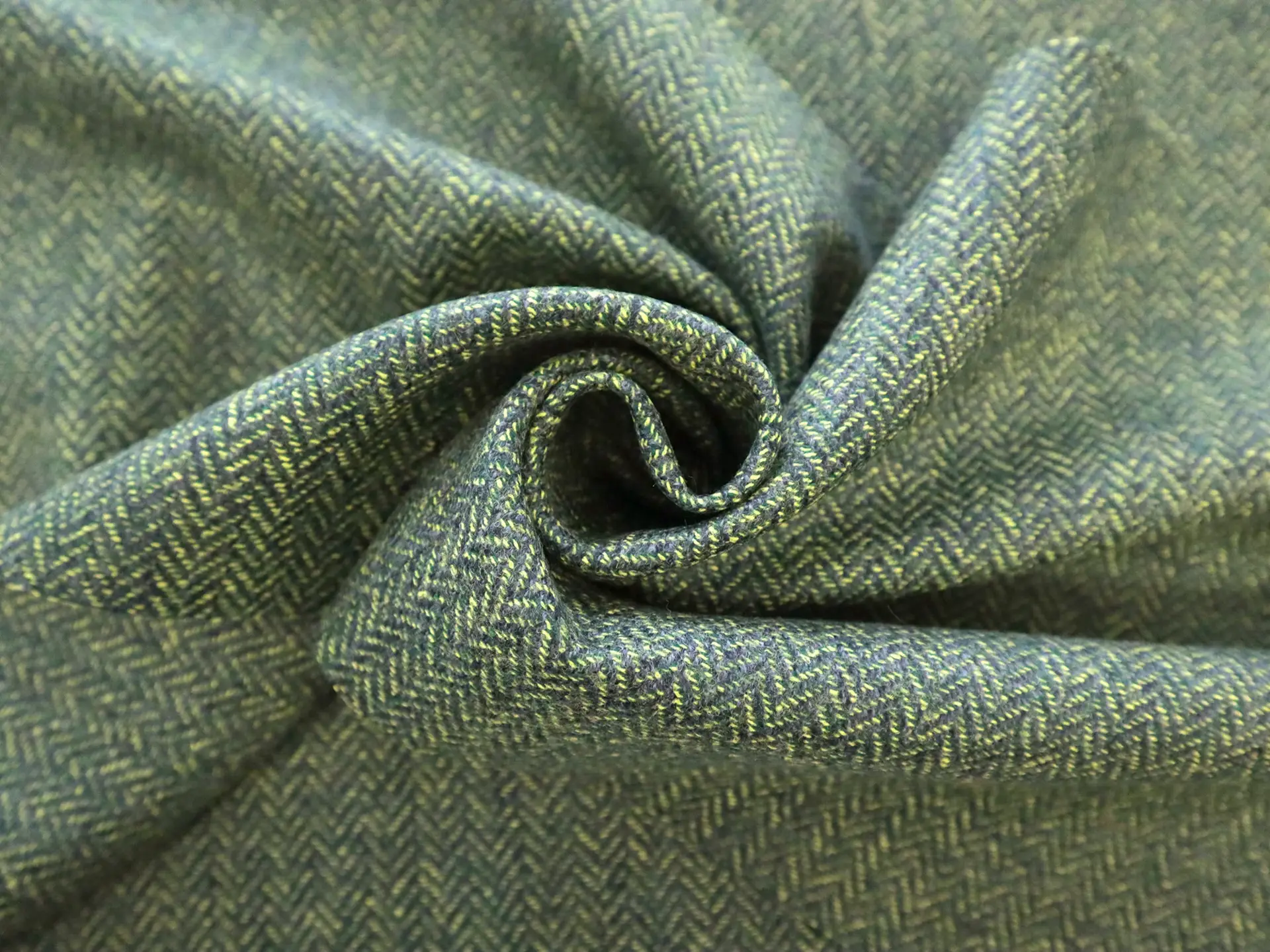 Fine Wool Herringbone in Green & Black