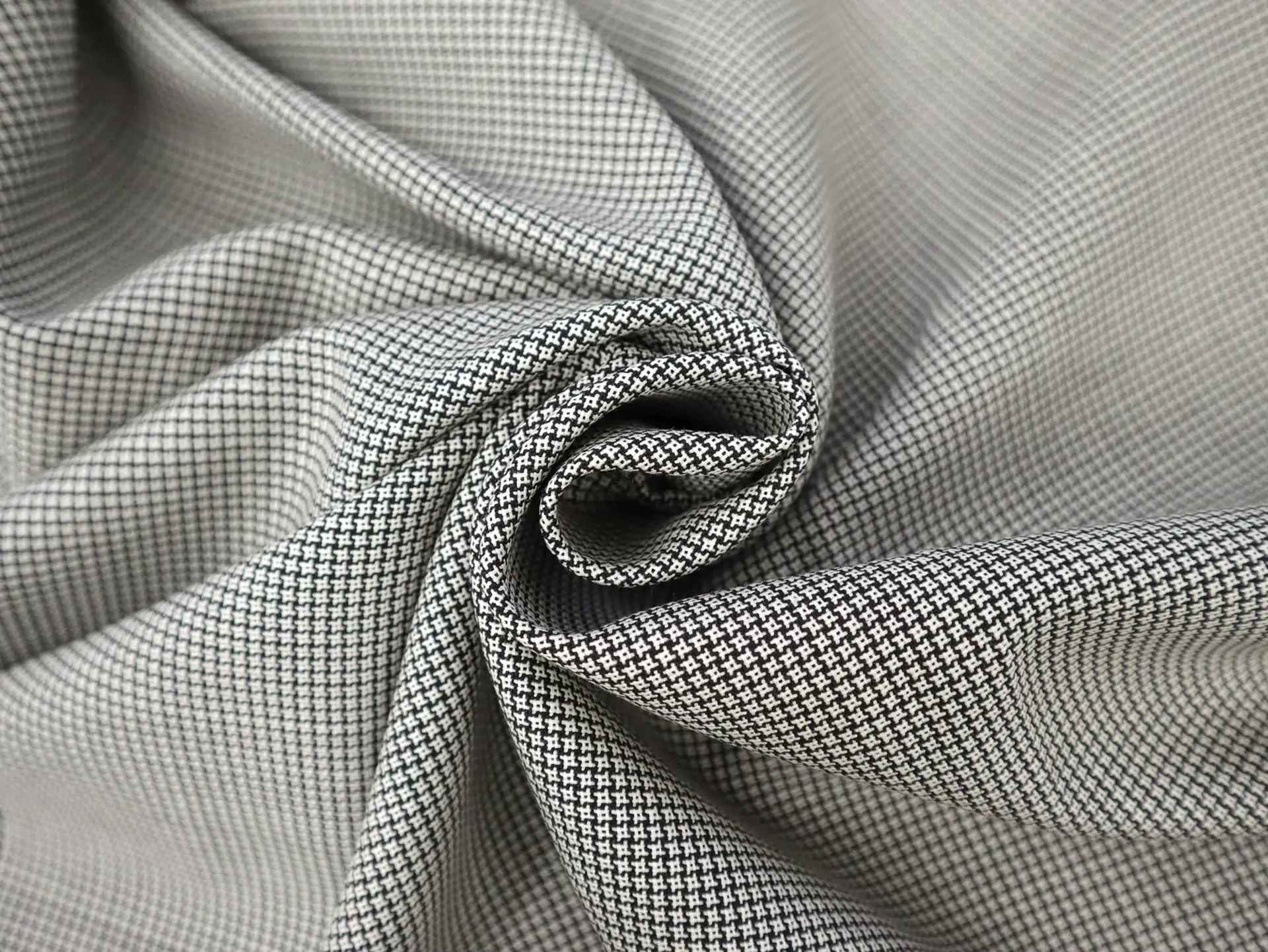 Wool Petit Houndstooth Suiting in Black & White