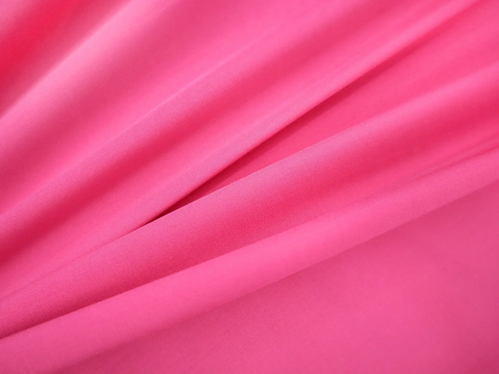 Viscose Batiste in Fuchsia
