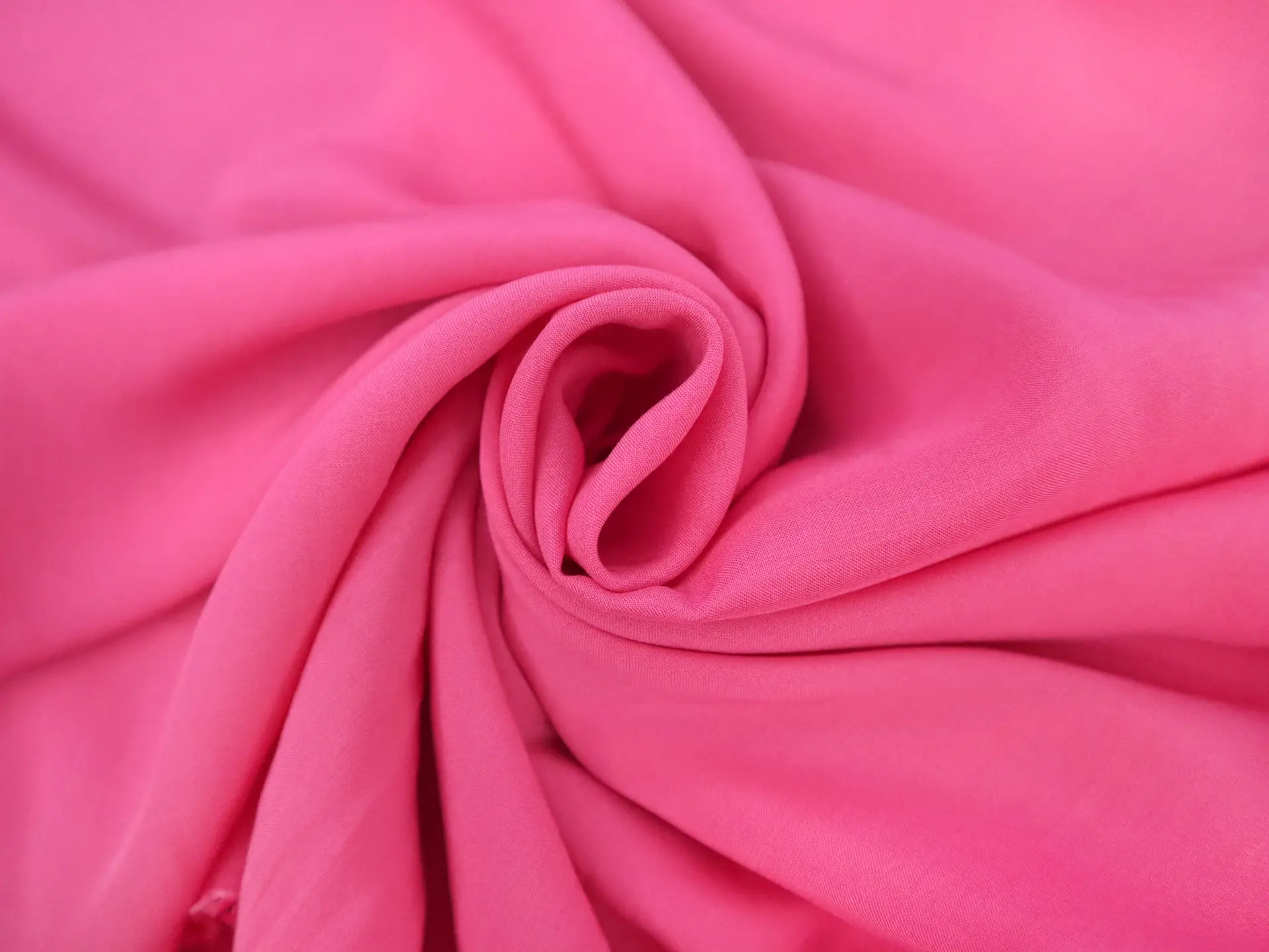 Viscose Batiste in Fuchsia