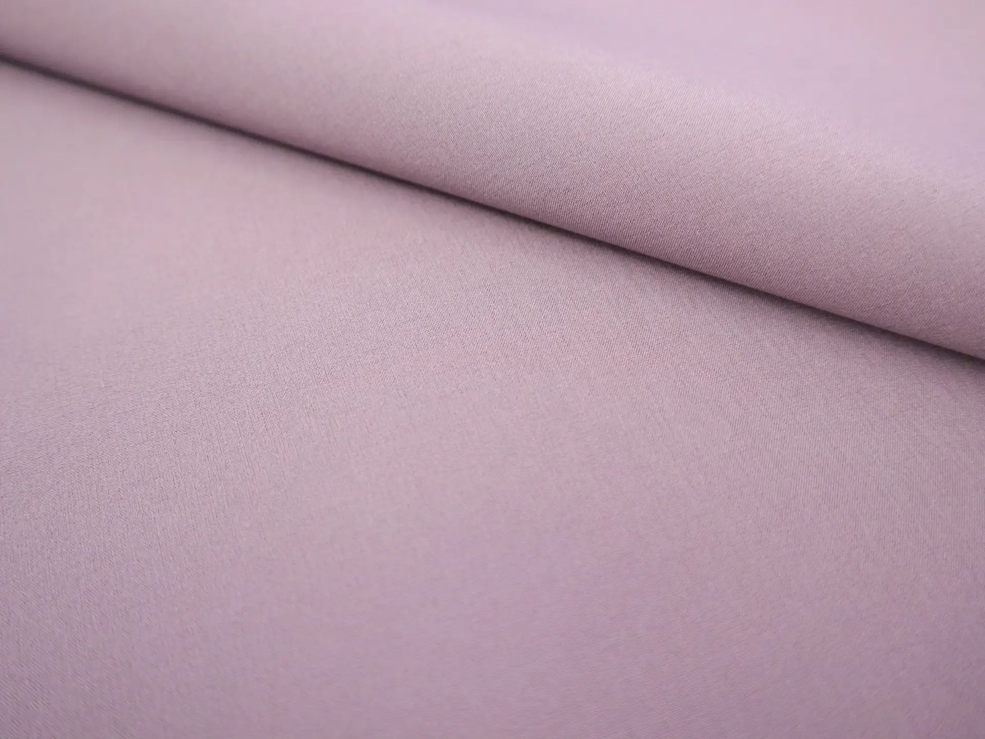 Sustainable "Dintex" Mesh Back Rainwear in Mauve