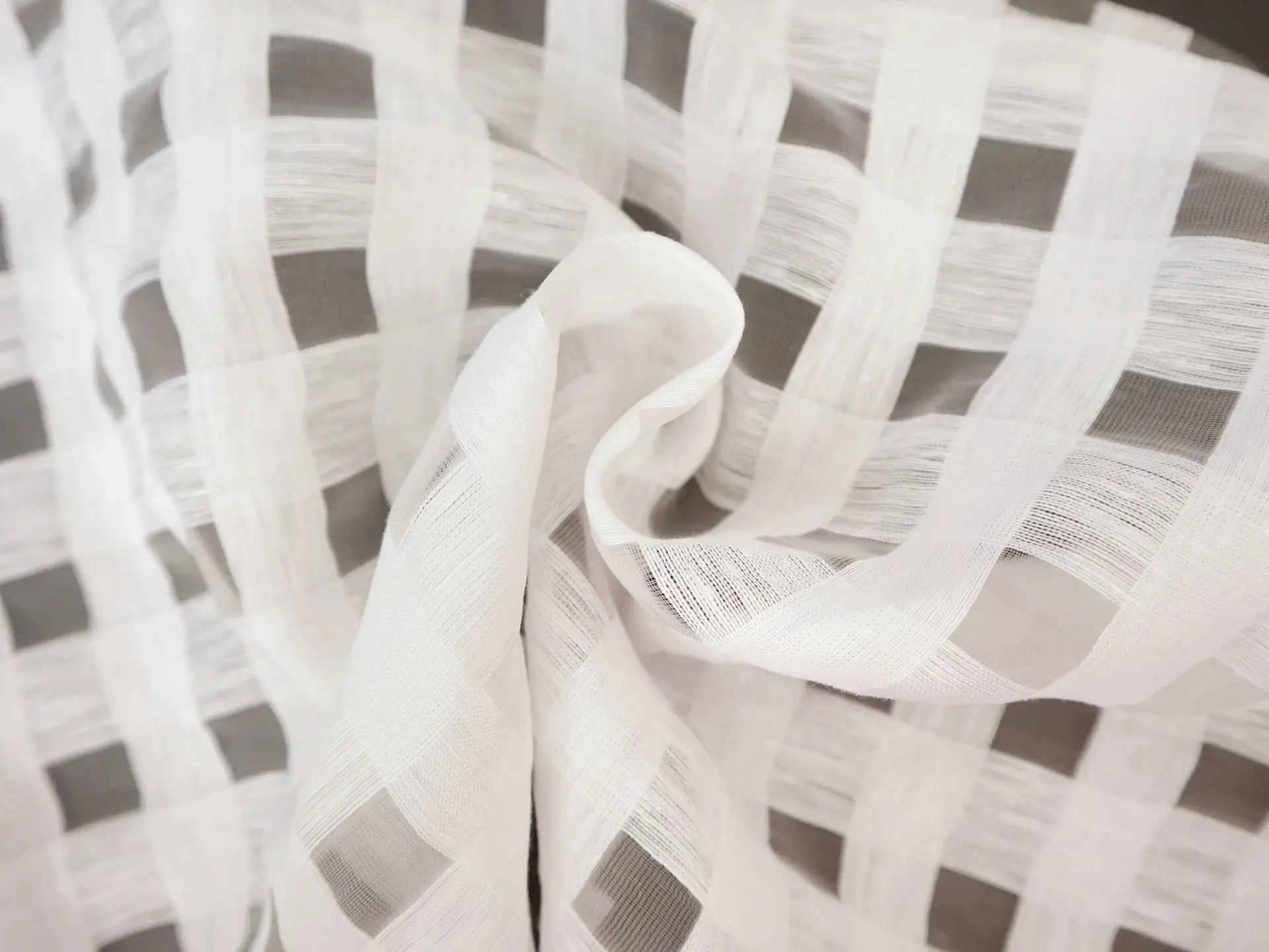 Linen & Nylon Plaid Mesh in Ivory