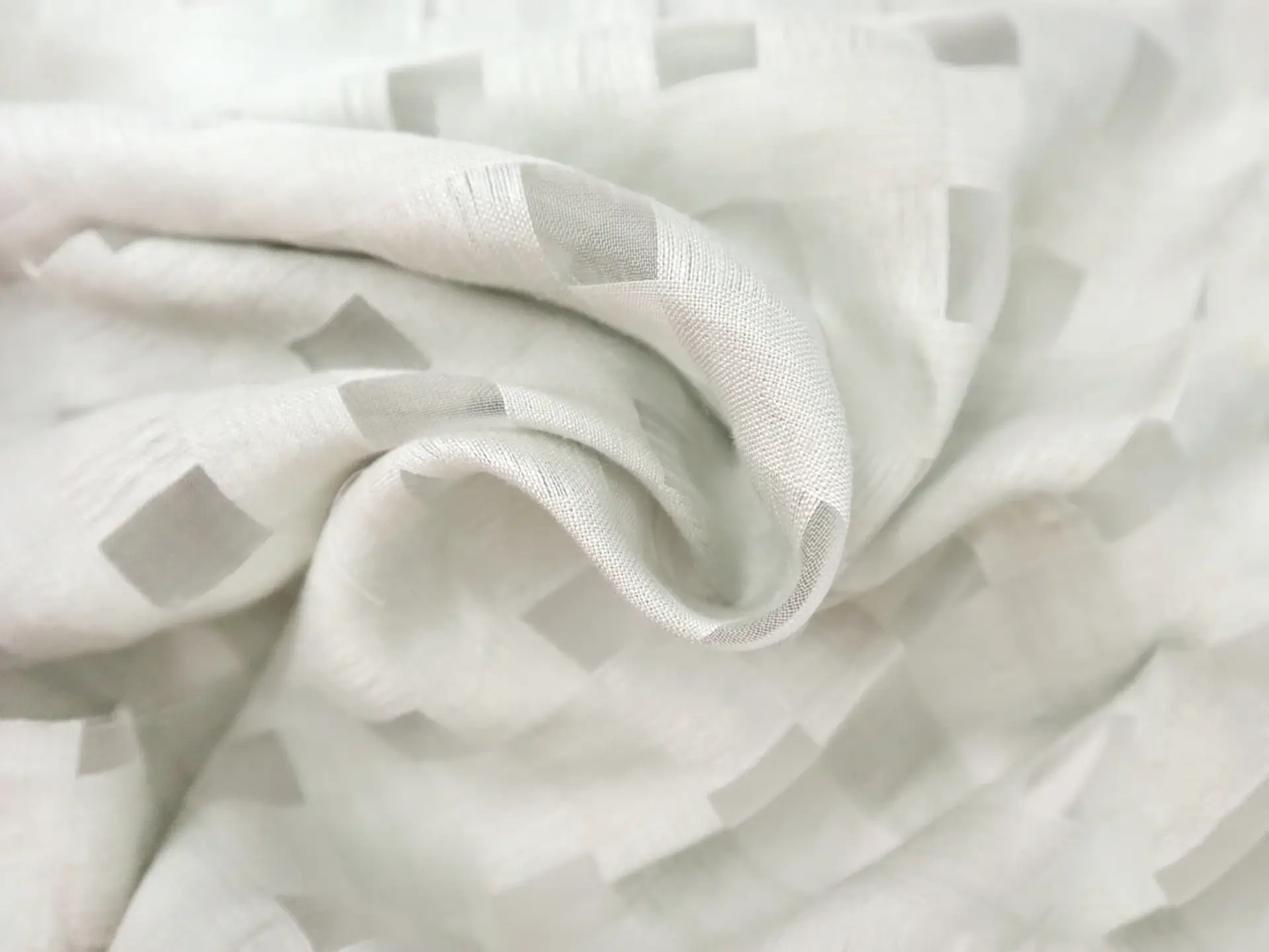Linen & Nylon Plaid Mesh in Silver