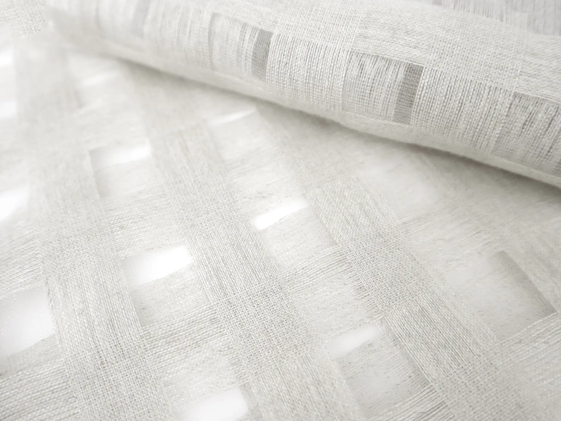 Linen & Nylon Plaid Mesh in Silver