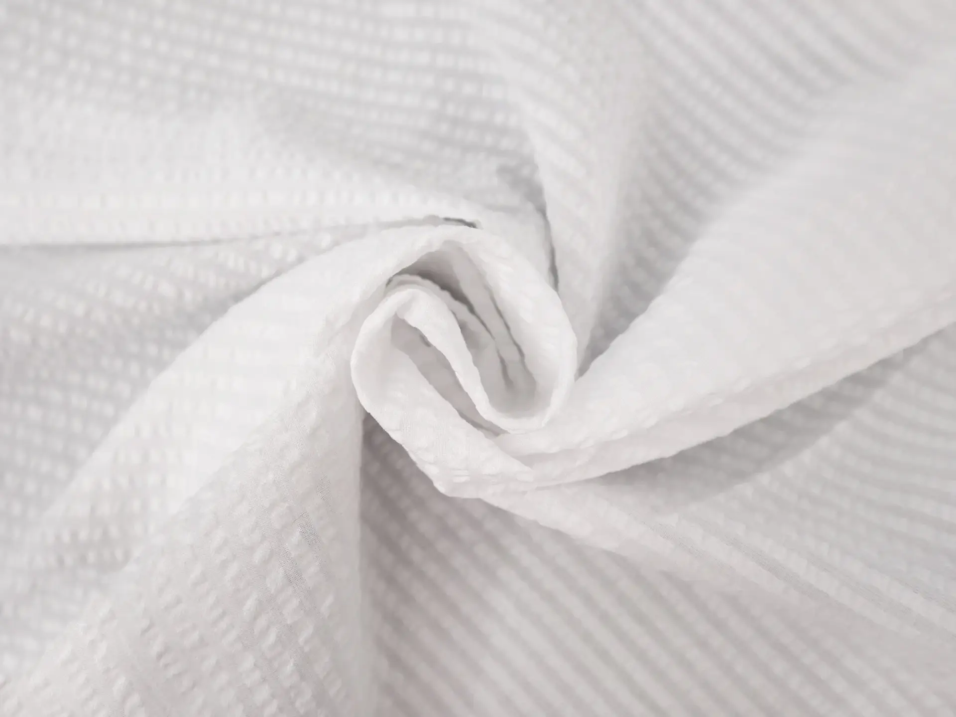 Poly Cotton Seersucker Stripe in White
