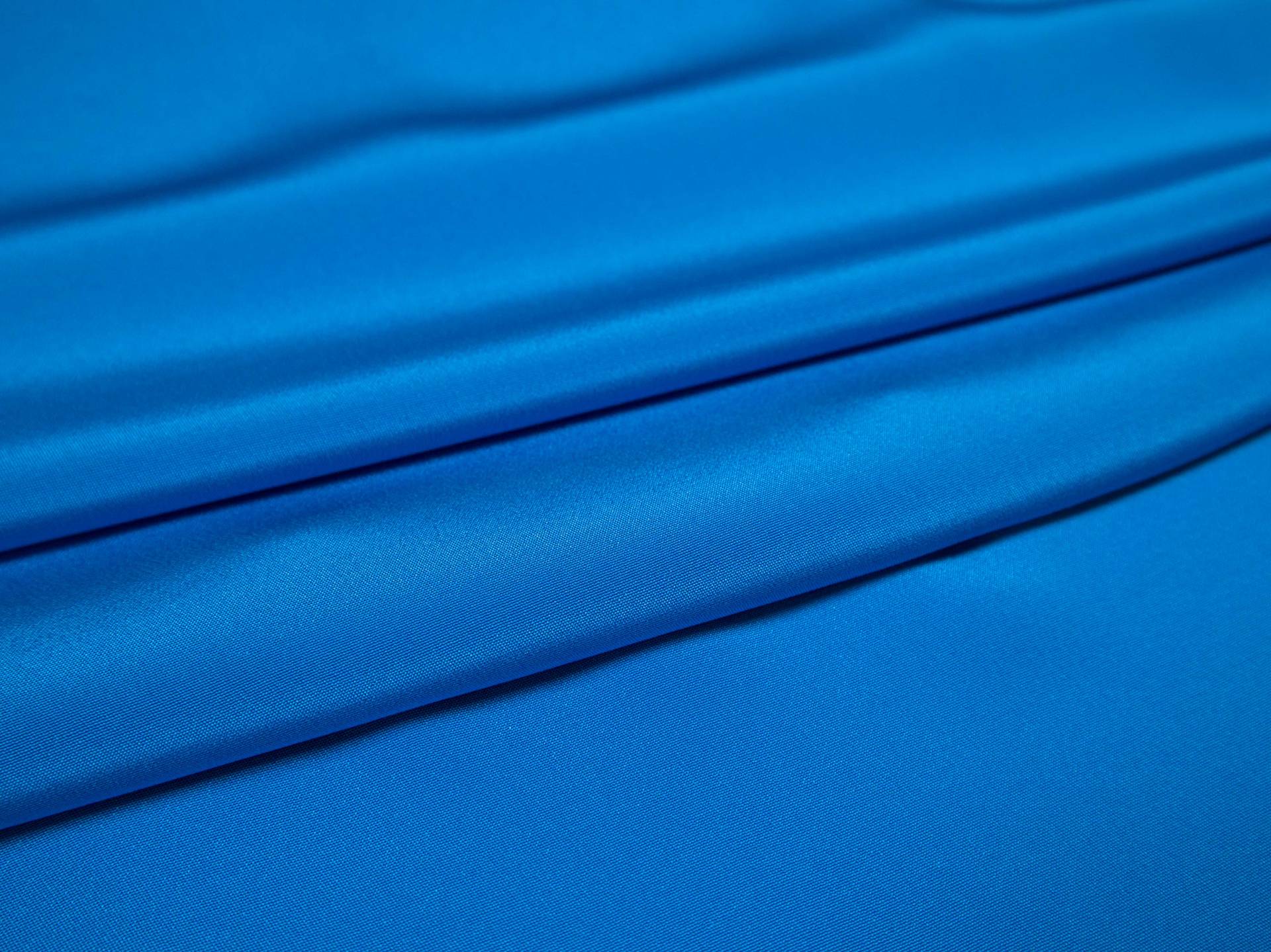 4-ply silk crepe in lagoon flat