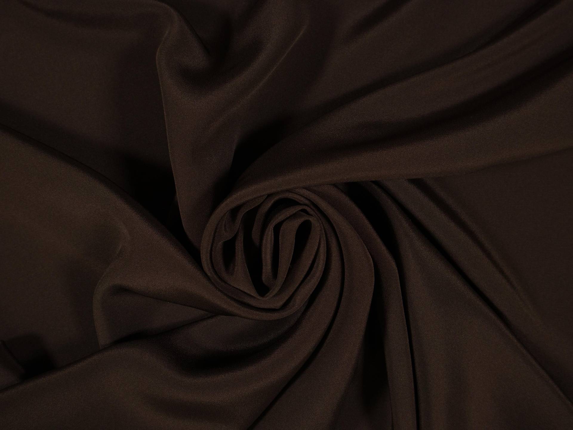 4-ply silk crepe in Bark draped