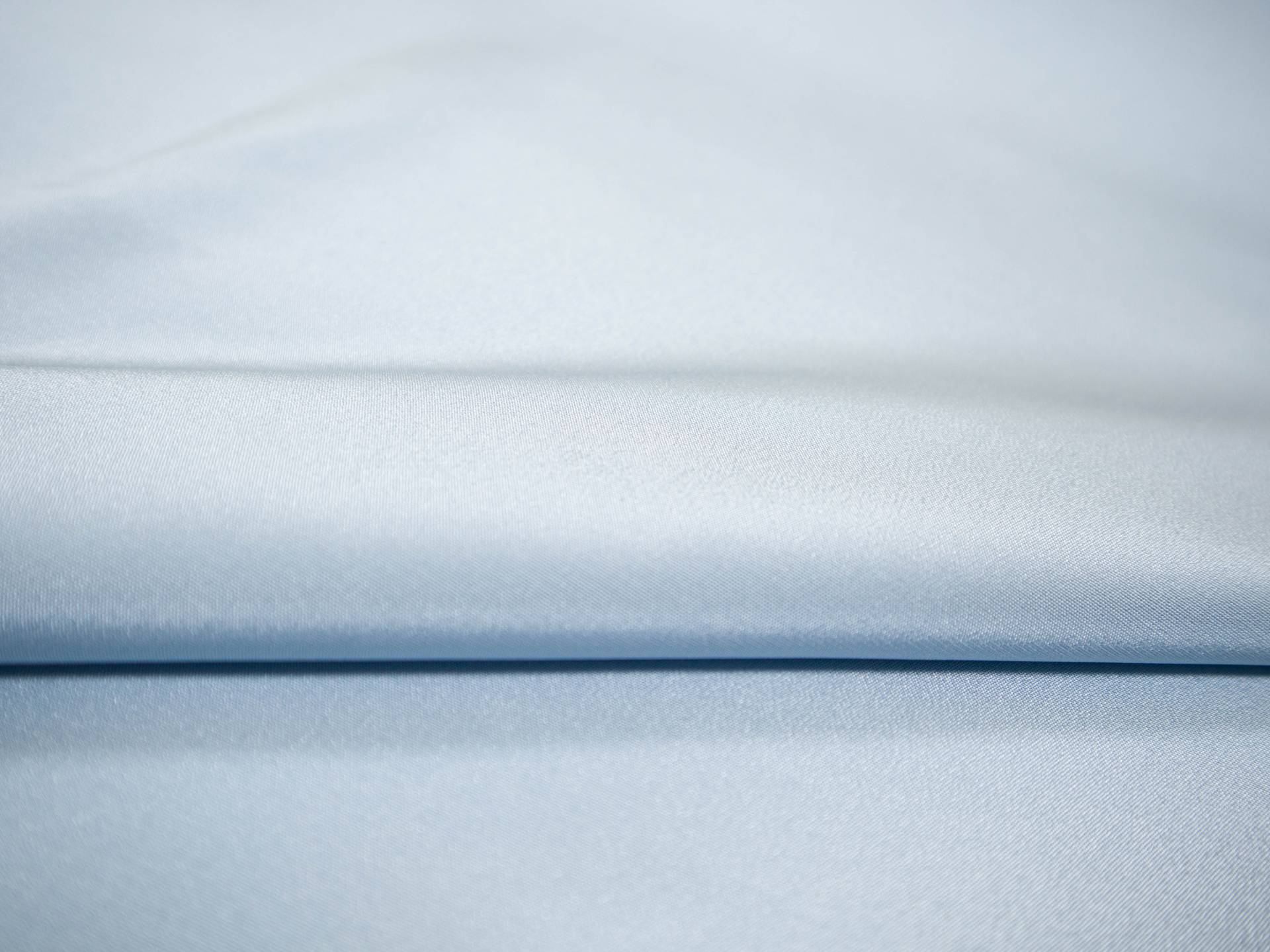 silk 4 ply crepe in baby blue- flat